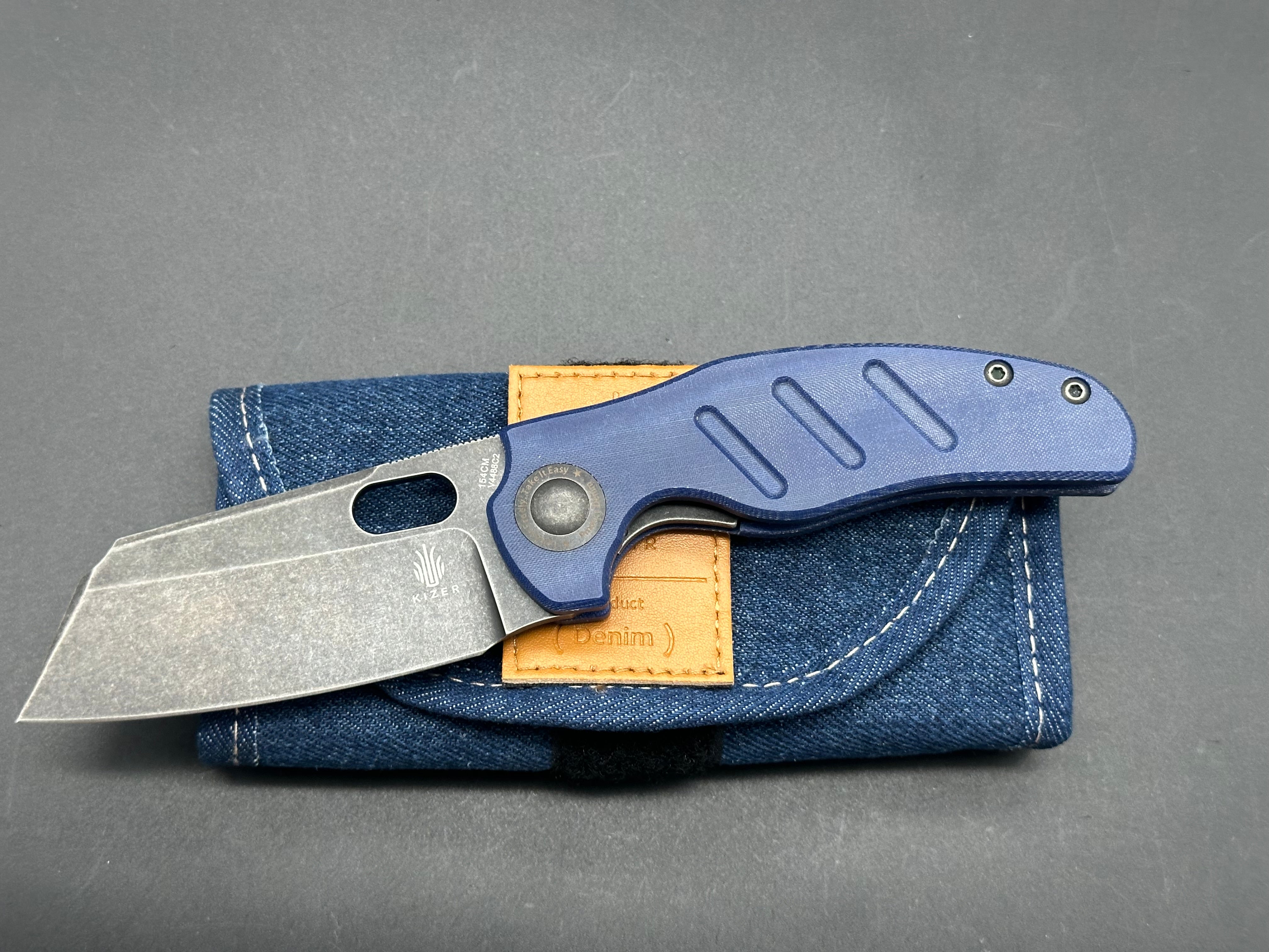 Kizer Sheepdog Liner Lock Thumb Hole Denim Micarta (3.25" Black SW)