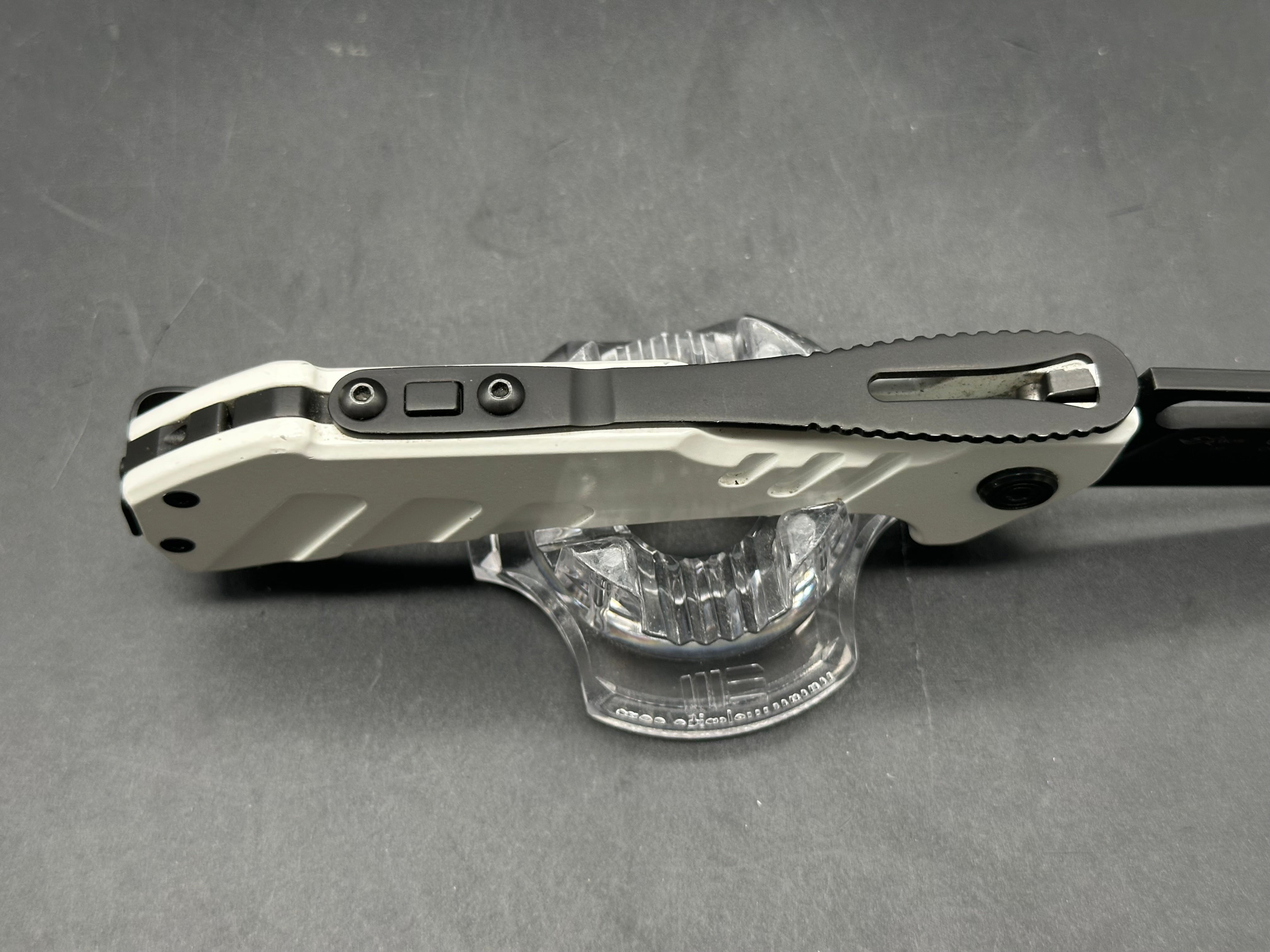 Buck Knives 830 Marksman, Buck of the Month May 2001, D2 steel, white aluminum handles