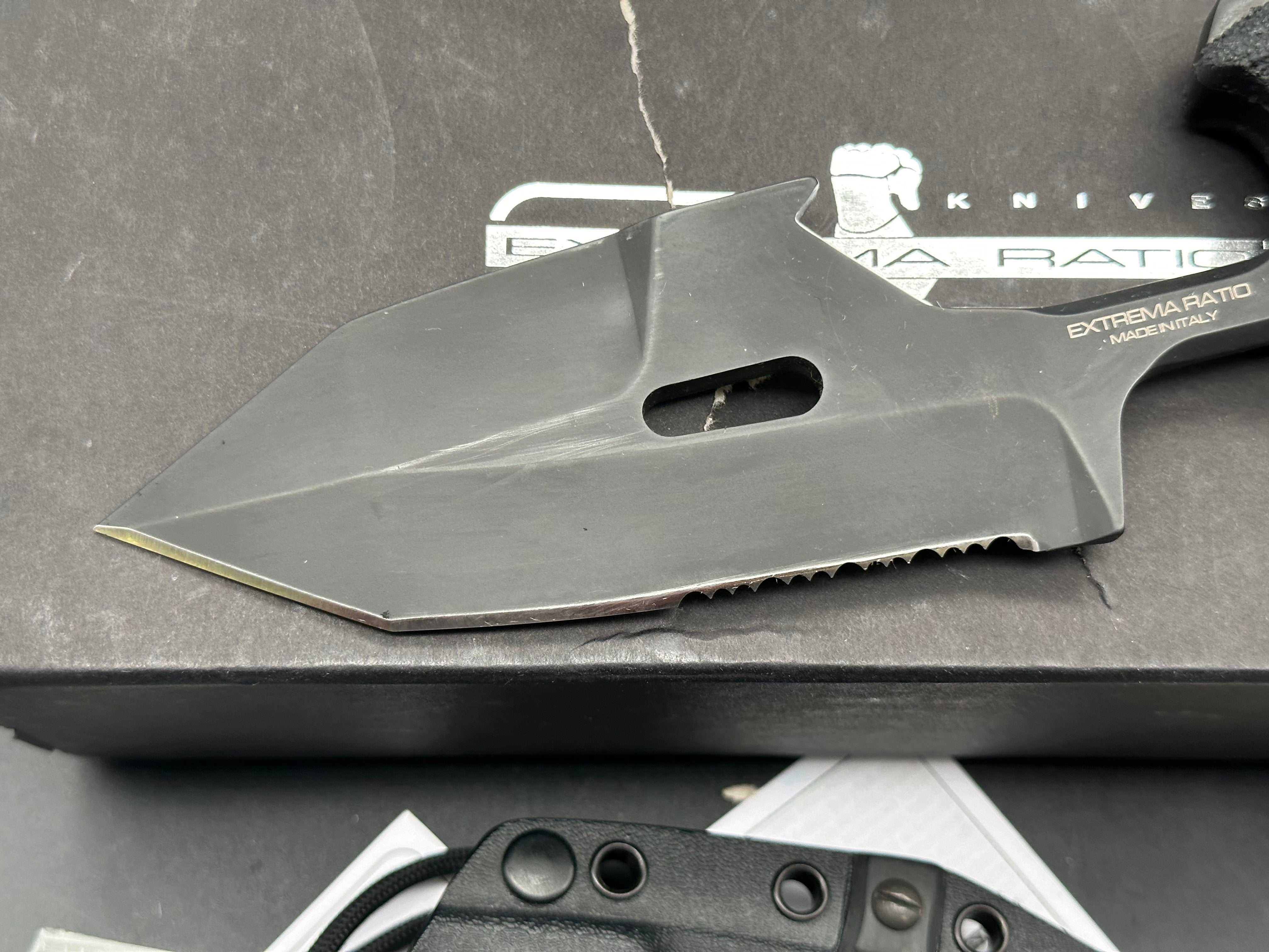 Extrema Ratio S.E.R.E 1 Fixed Blade Knife (5.875" Black Serr)