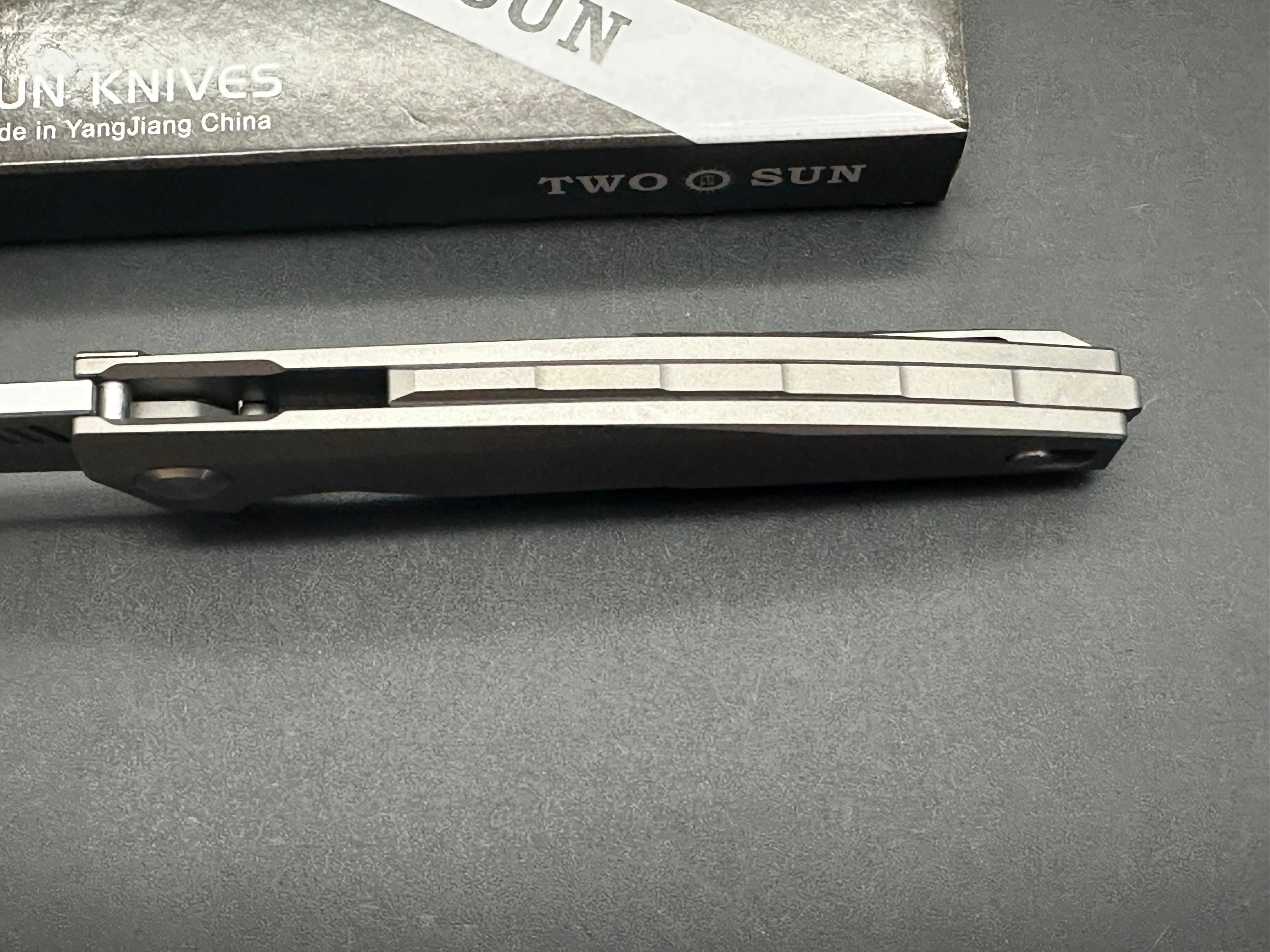 TWOSUN TS88-M390 GRAY TITANIUM ALLOY HANDLE PLAIN M390 BLADE