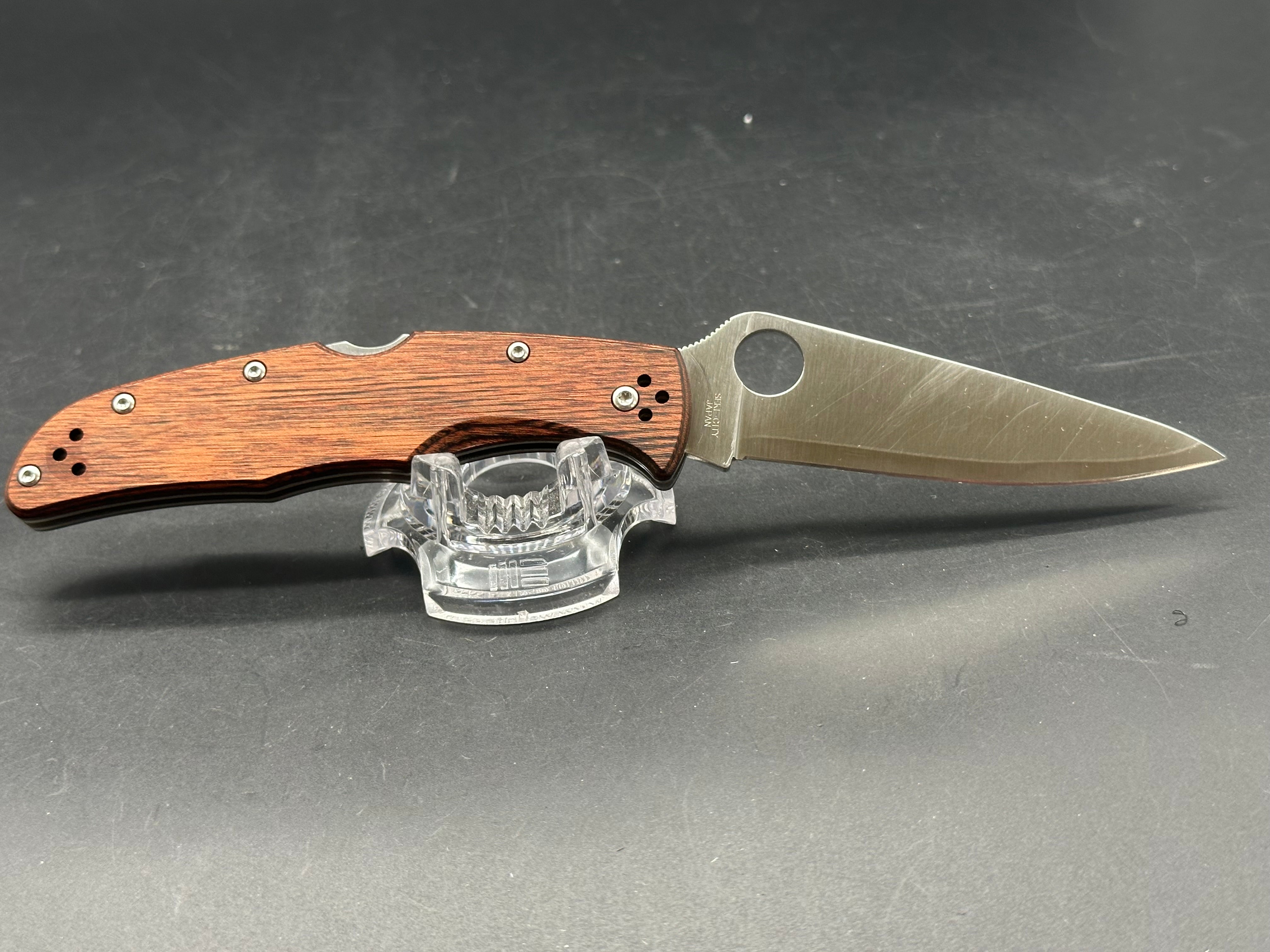 Spyderco Endura Pakkawood Hap40/SUS410, light scratches on blade