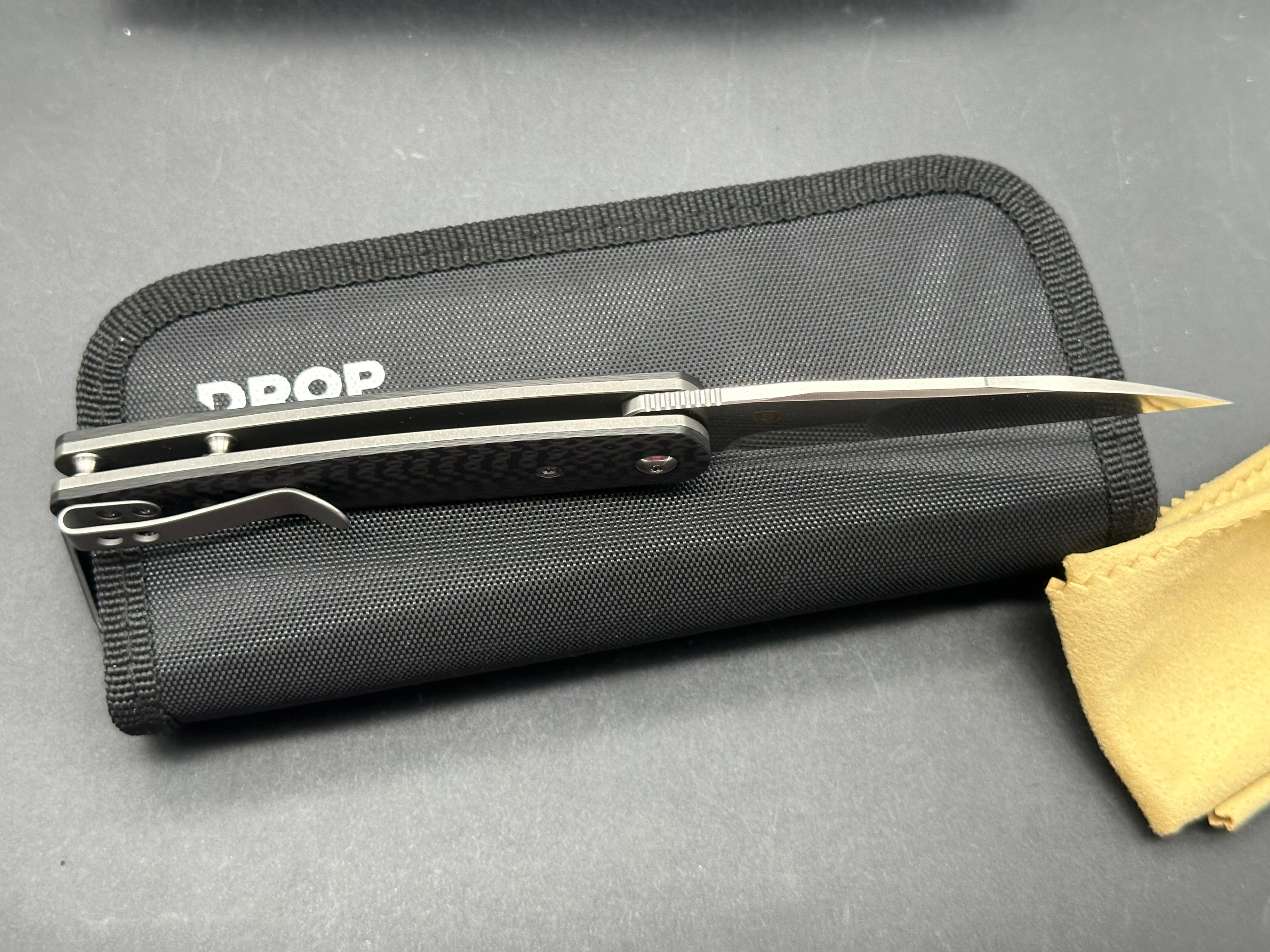 Drop Brad Zinker Dogtooth - S35VN, Carbon Fiber handle titanium liners