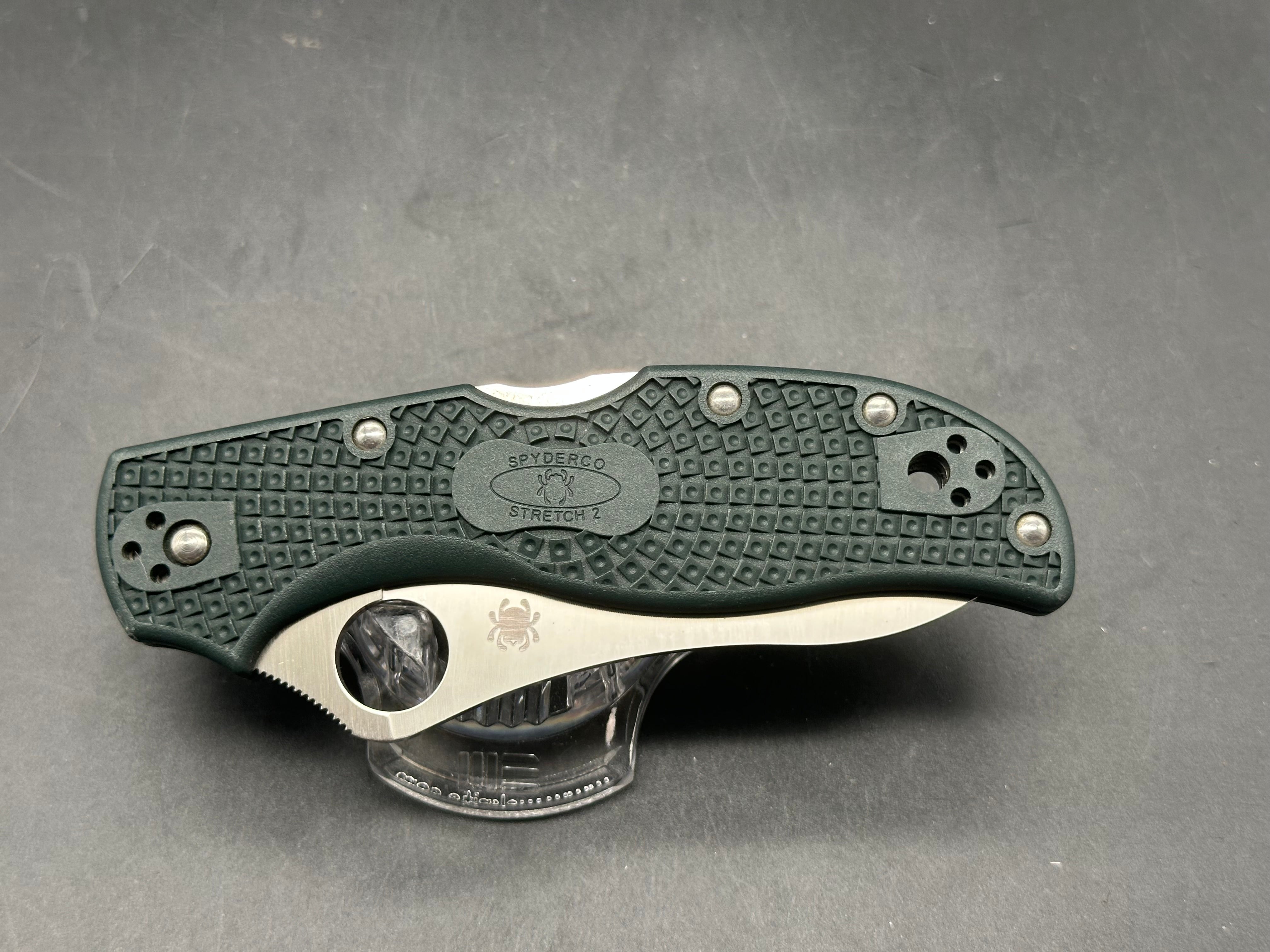 Spyderco Stretch 2 British Racing Green ZDP-189
