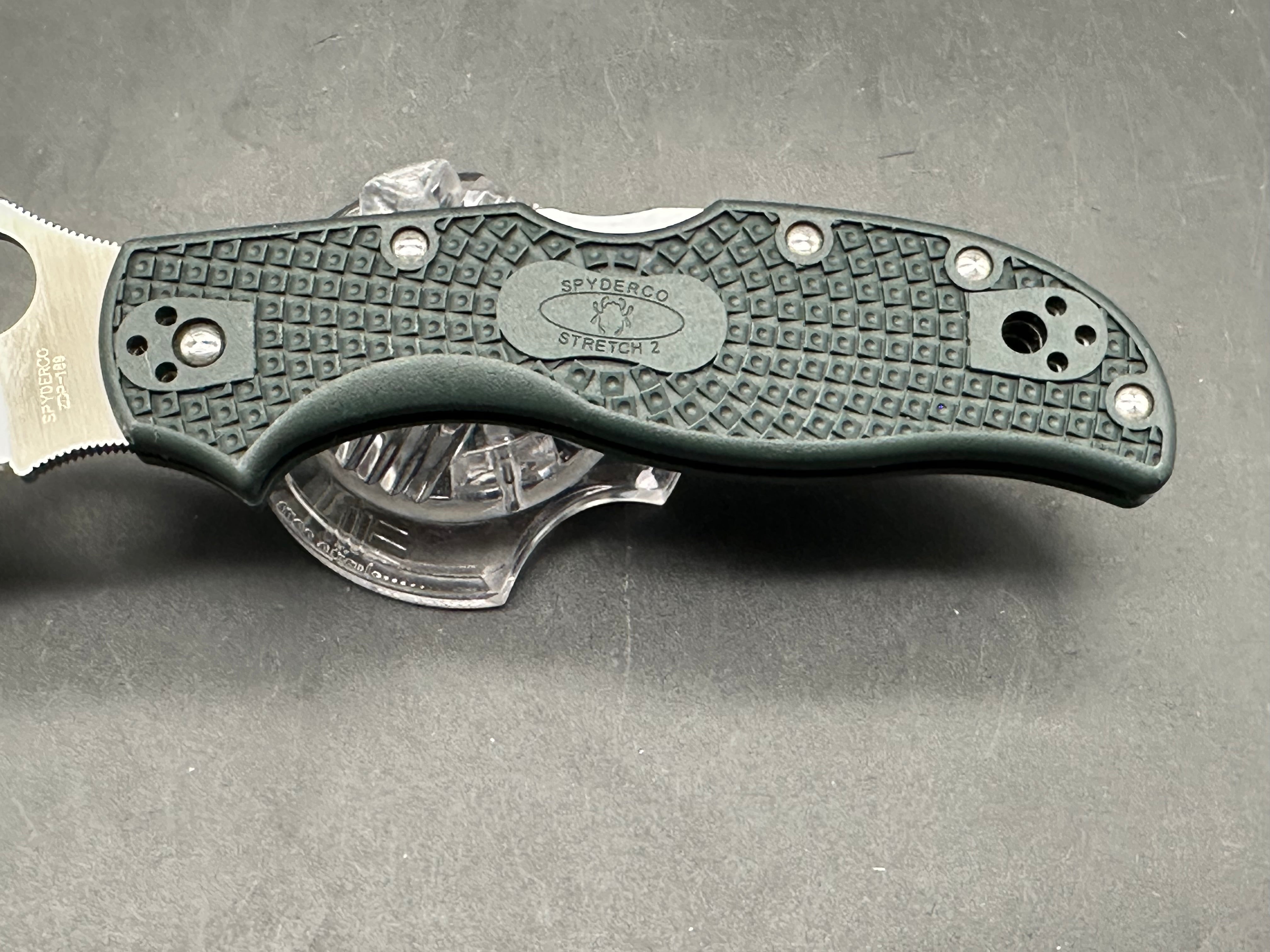 Spyderco Stretch 2 British Racing Green ZDP-189