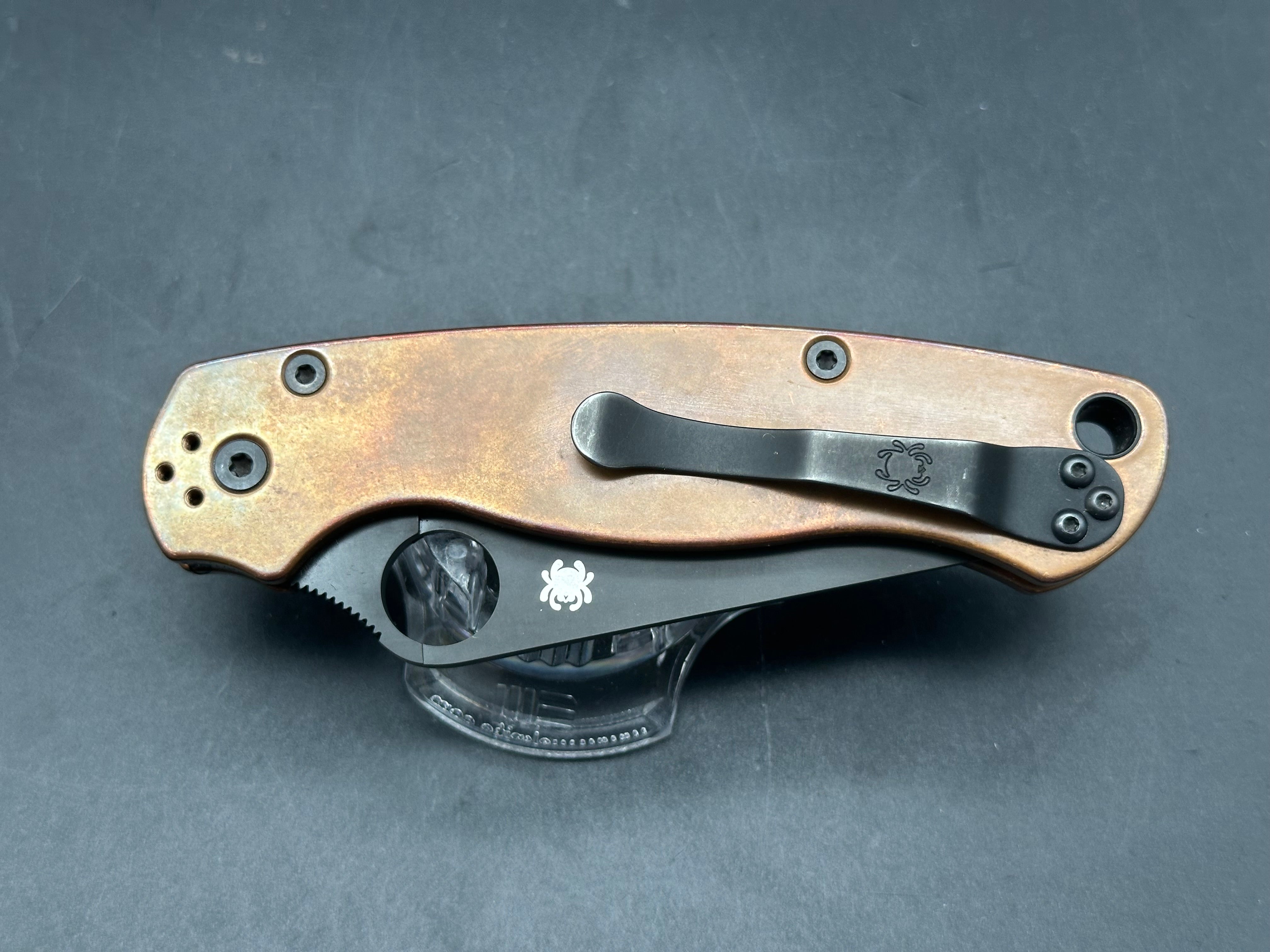 Spyderco PM2 CPM REX 45 Bronze Copper Scales, patina on scales