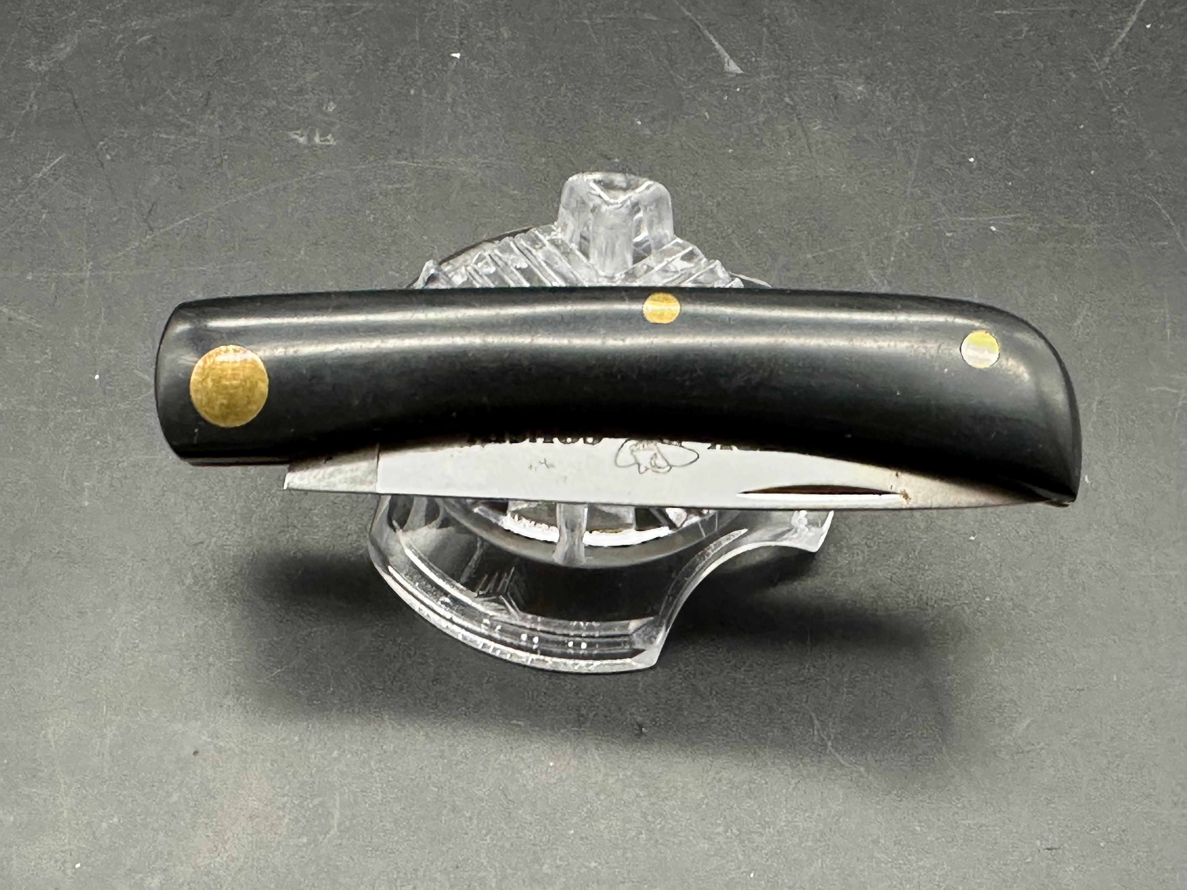 Queen Country Cousin D2 Blade Sodbuster 3 5/8" closed Black Delrin Handle - 1445