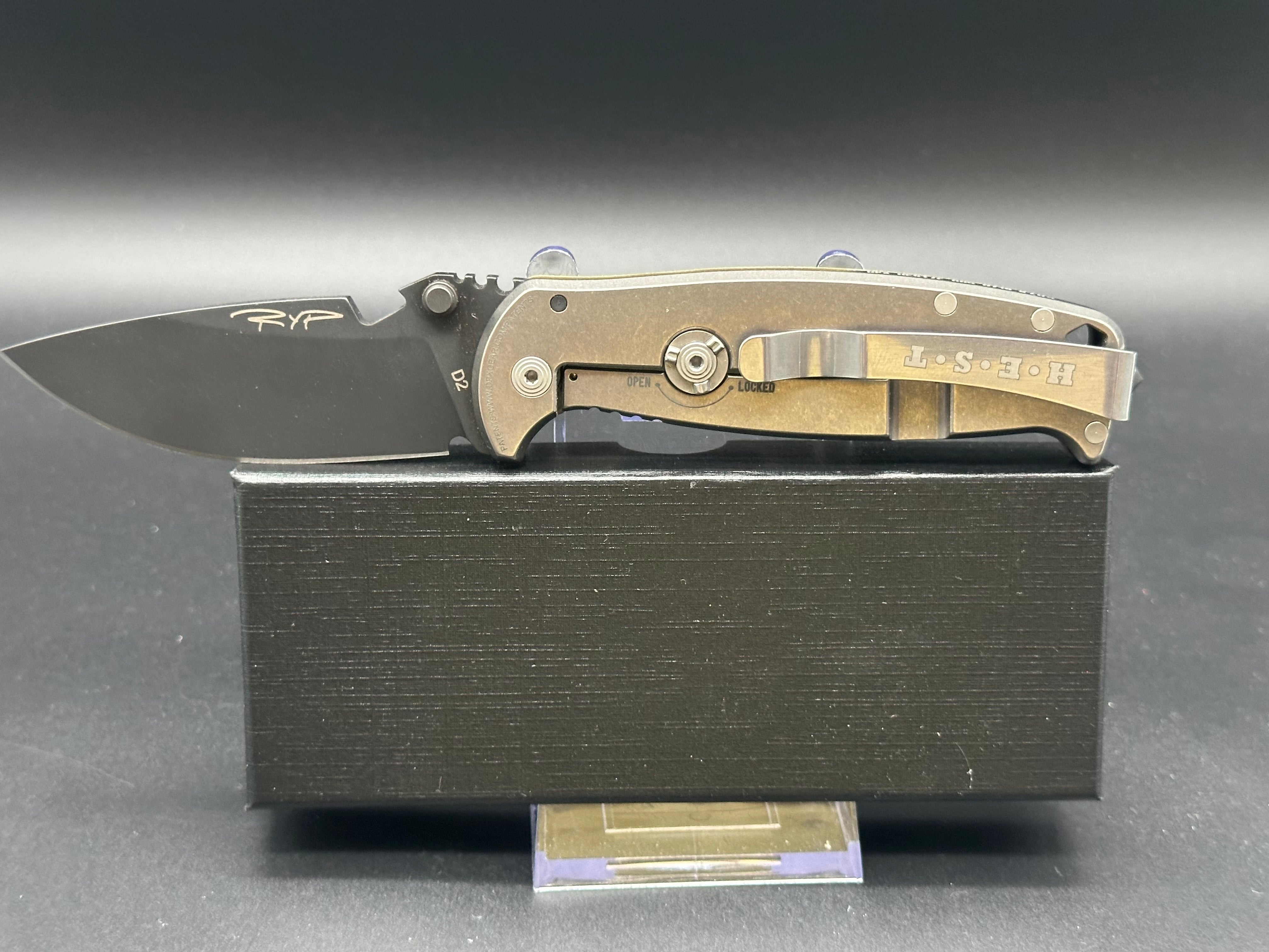 DPX Hest 2.0 Left hand titanium/G10 frame lock
