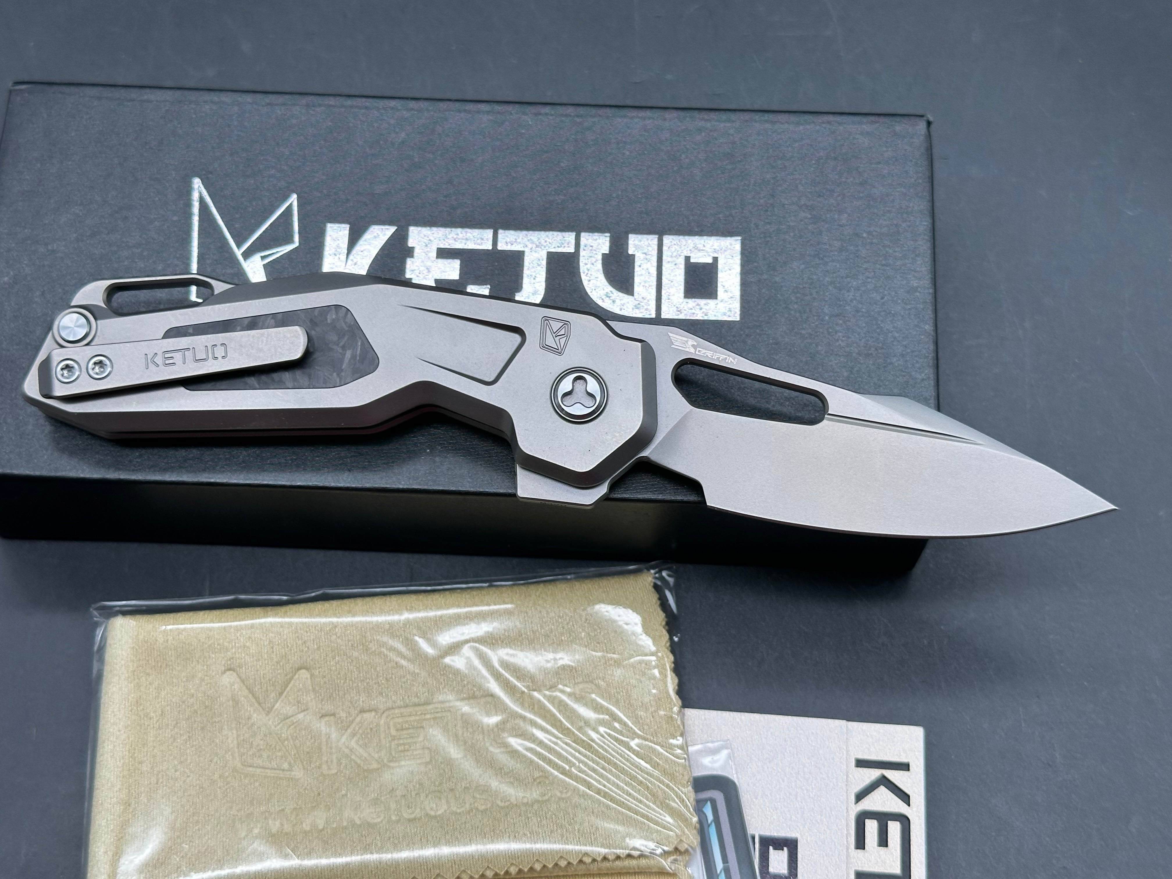 Ketuo Mini Griffin (NEW), 2.91" M390 Bead Blasted Drop Point Blade with Bead Blasted Titanium and Carbon Fiber Scales