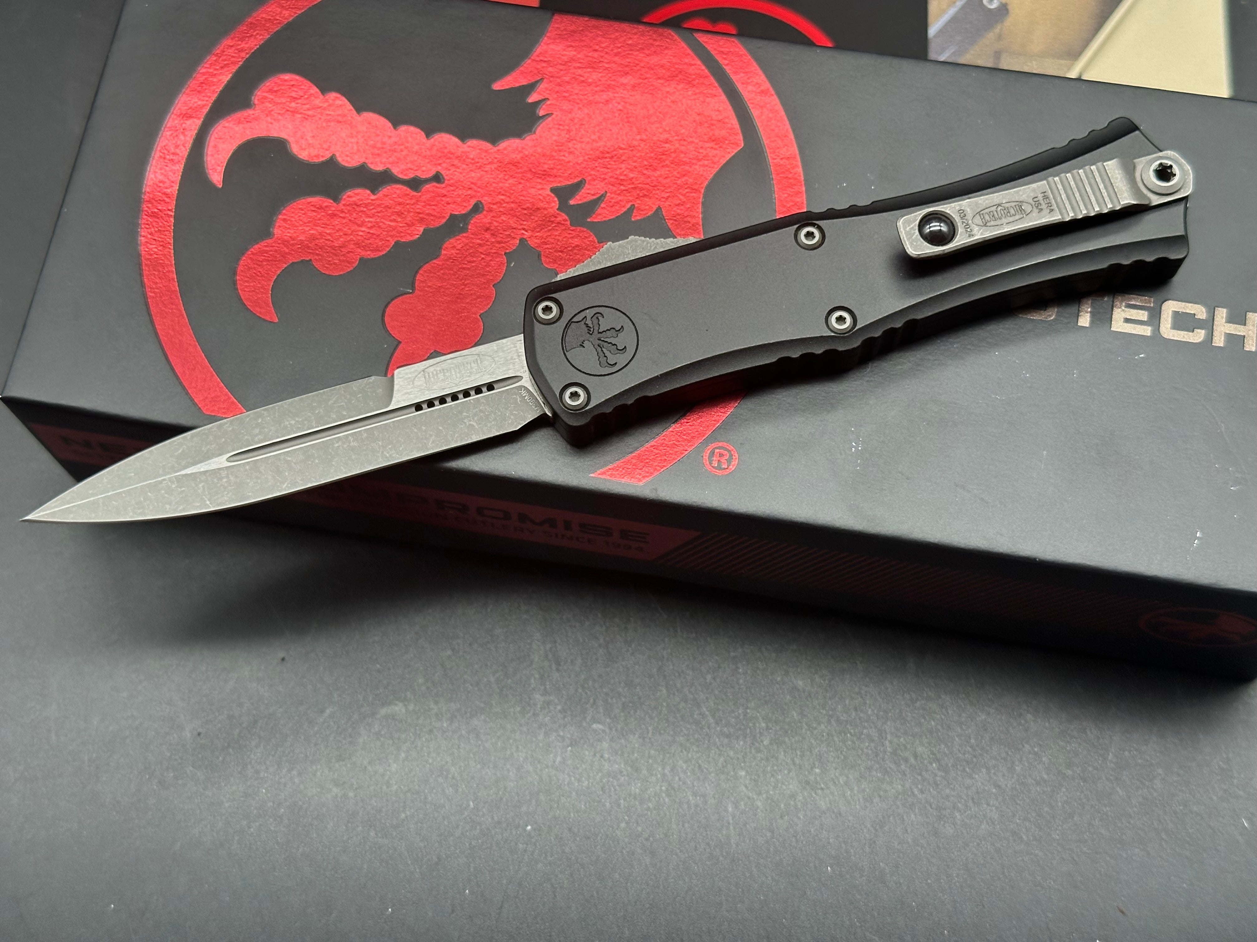 Microtech Hera II Mini Bayonet OTF Automatic Knife Black Aluminum (2.9" SW)