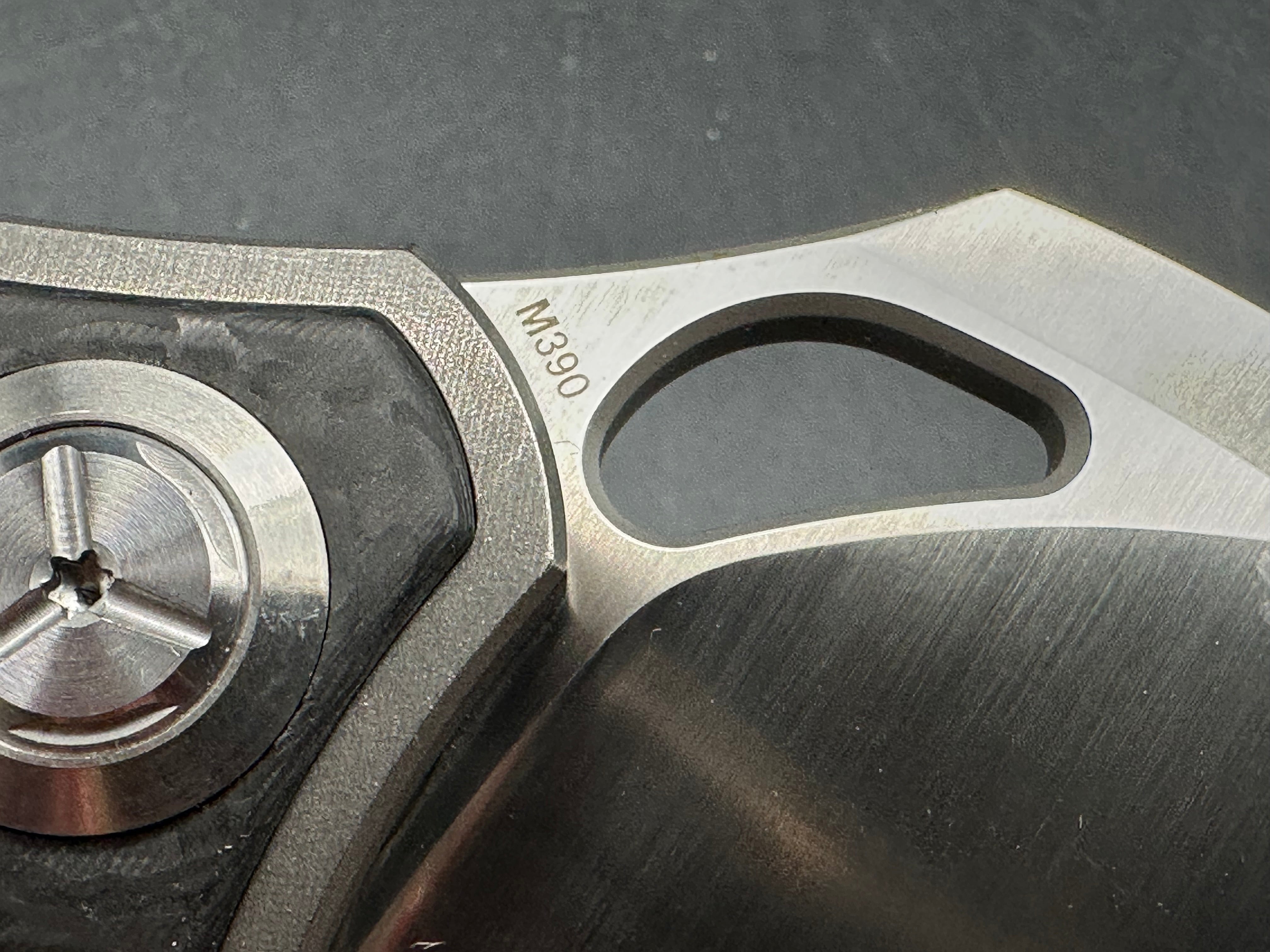 TwoSun TS242 / 2.75 inch Bohler M390 Karambit blade. Frame lock. Titanium and carbon fiber handle