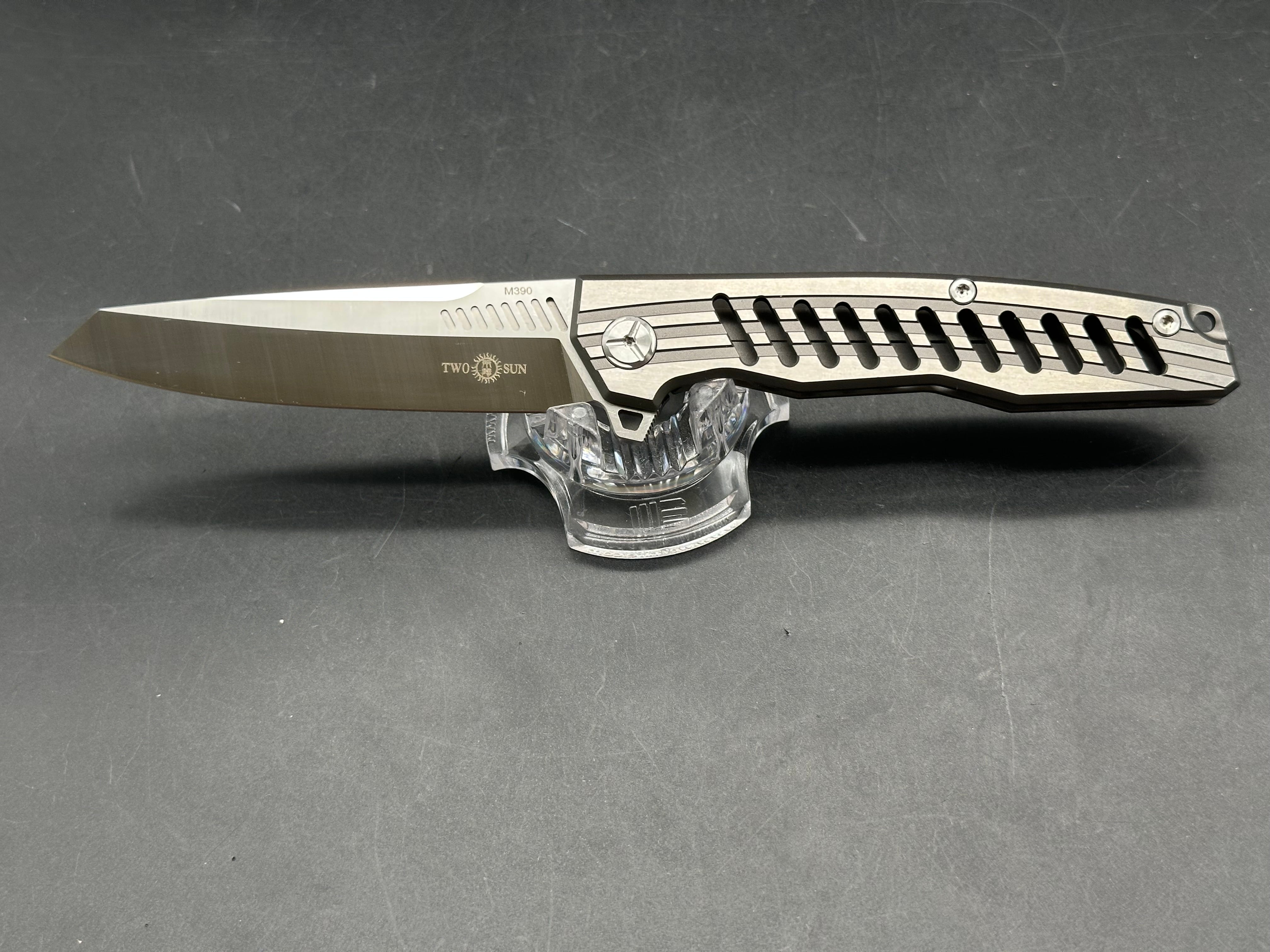 TwoSun TS16 Night morning design. 3.8 inch Bohler M390 blade. Titanium handle