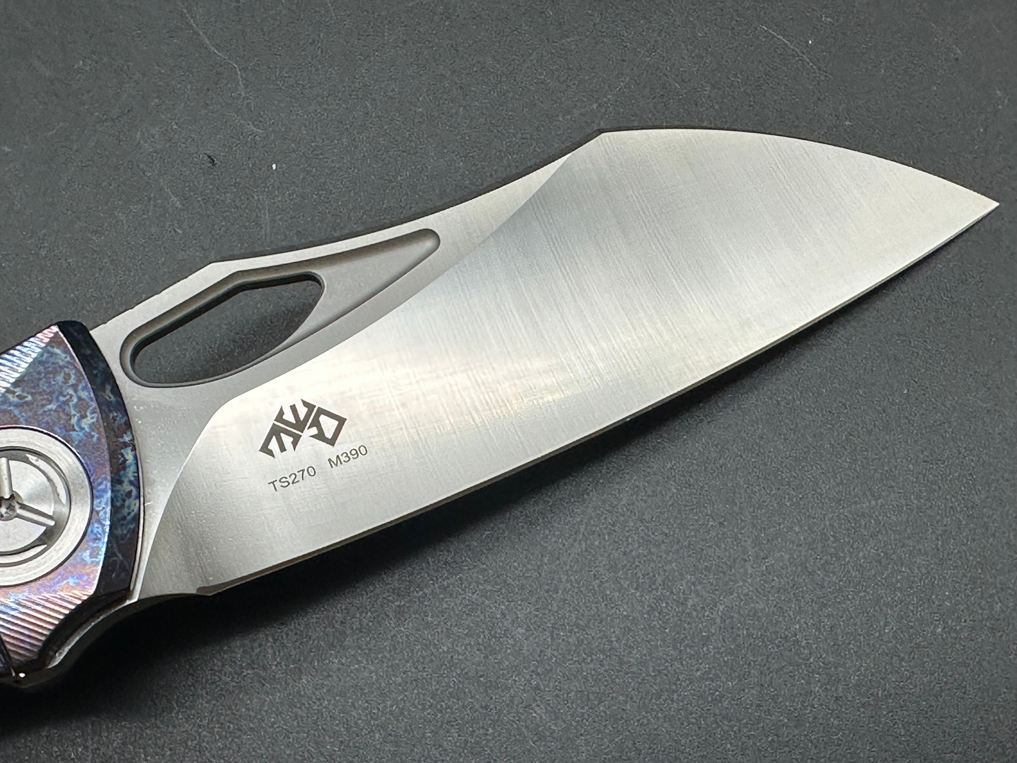 TwoSun TS270 color Titanium handle w/M390 blade