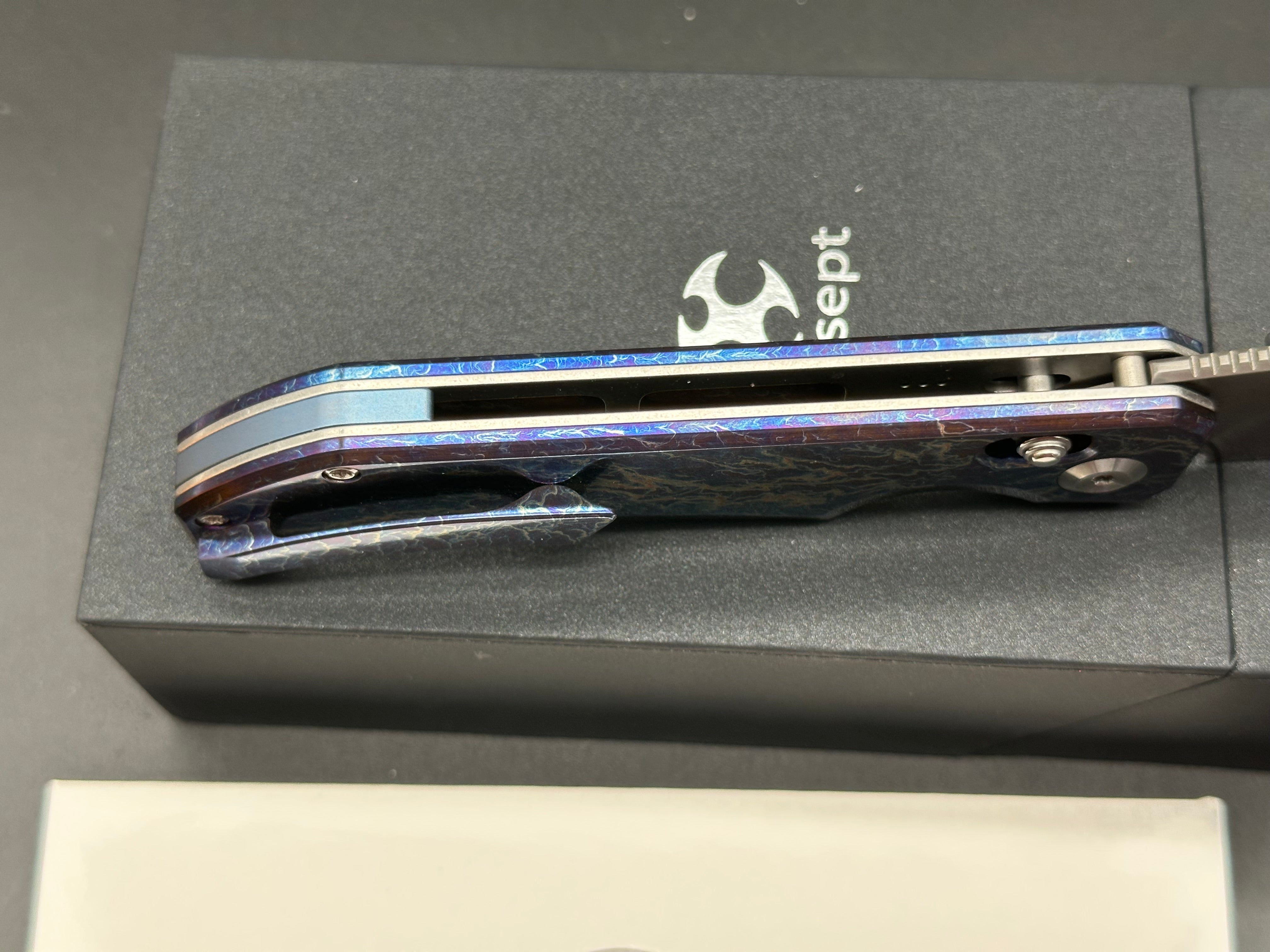 KANSEPT EAGLESTRIKE LIGHTNING STRIKE TITANIUM HANDLE DAMASCUS BLADE