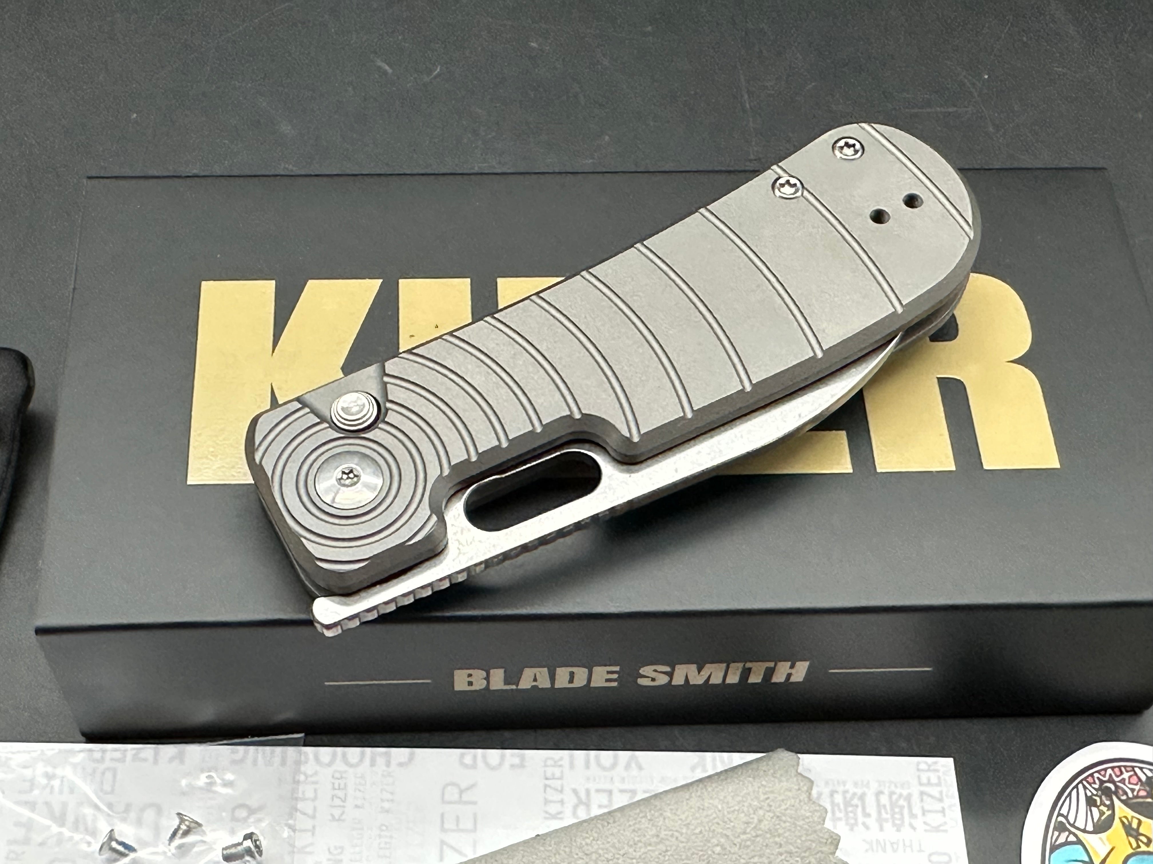 WMK EXCLUSIVE KIZER BANISH XL POCKET KNIFE TOP LINER LOCK TITANIUM HANDLE REX-45 STEEL BLADE