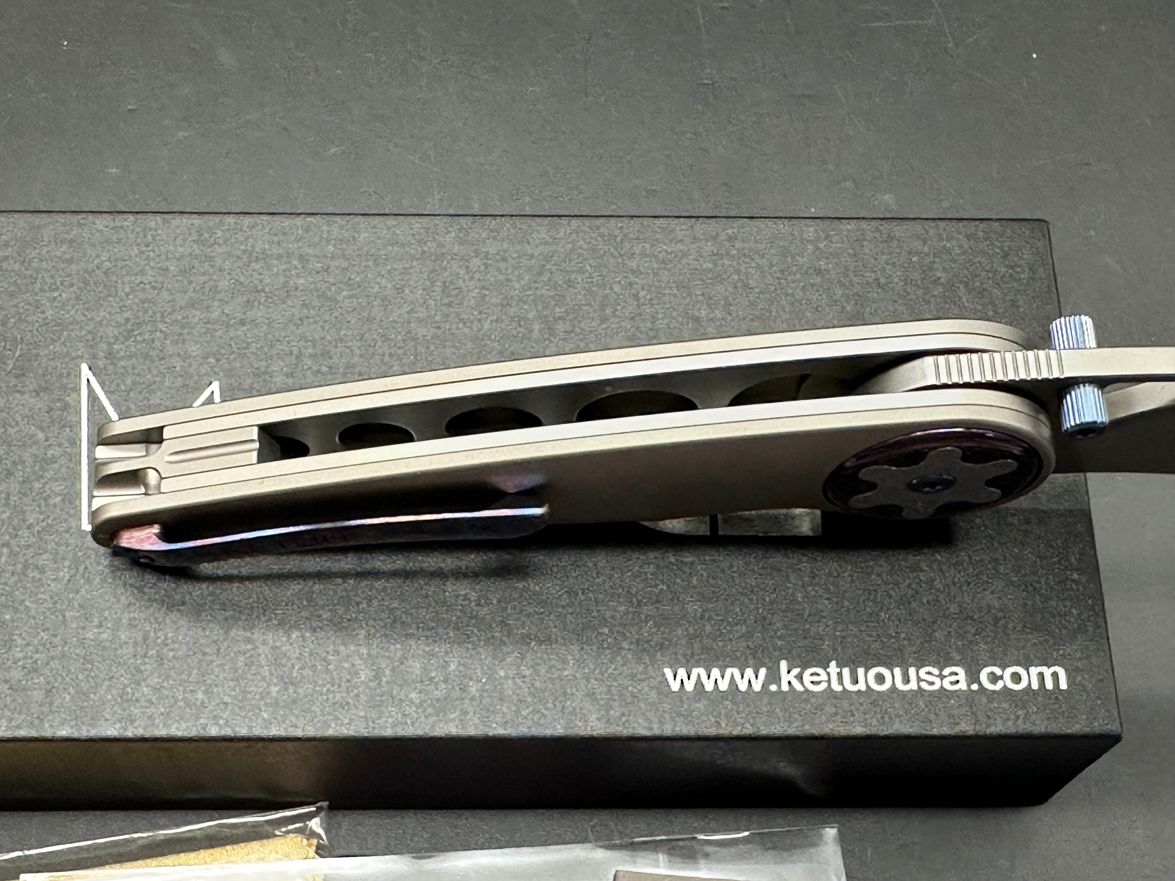 KETUO HAPPY HOUR TITANIUM/TIMASCUS/DAMASTEEL HANDLE M390 PLAIN EDGE