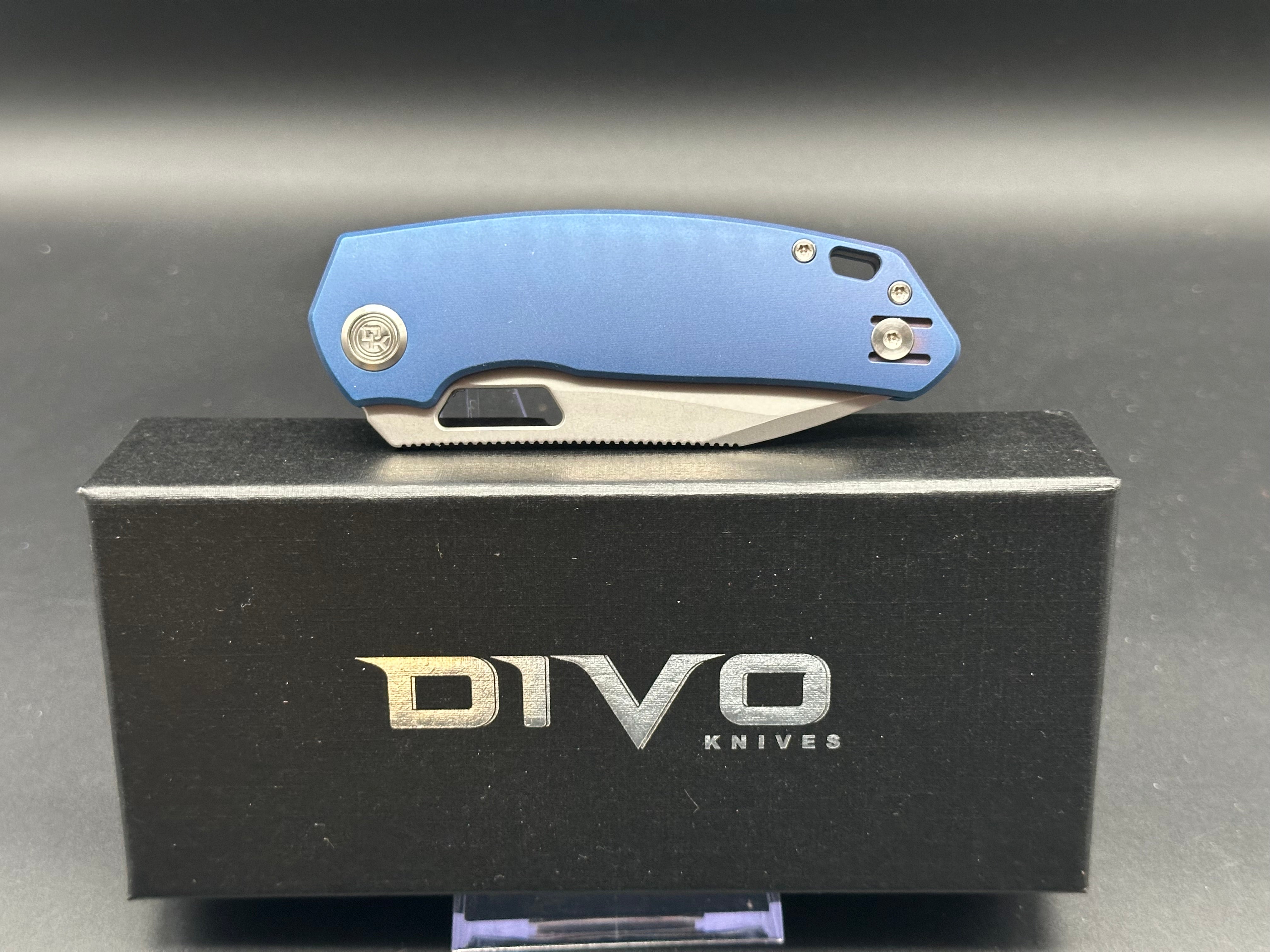 DIVO KNIVES GROWLER V2 POCKET KNIFE BLUE ALUMINUM HANDLE SANDWASHED 154CM PLAIN EDGE
