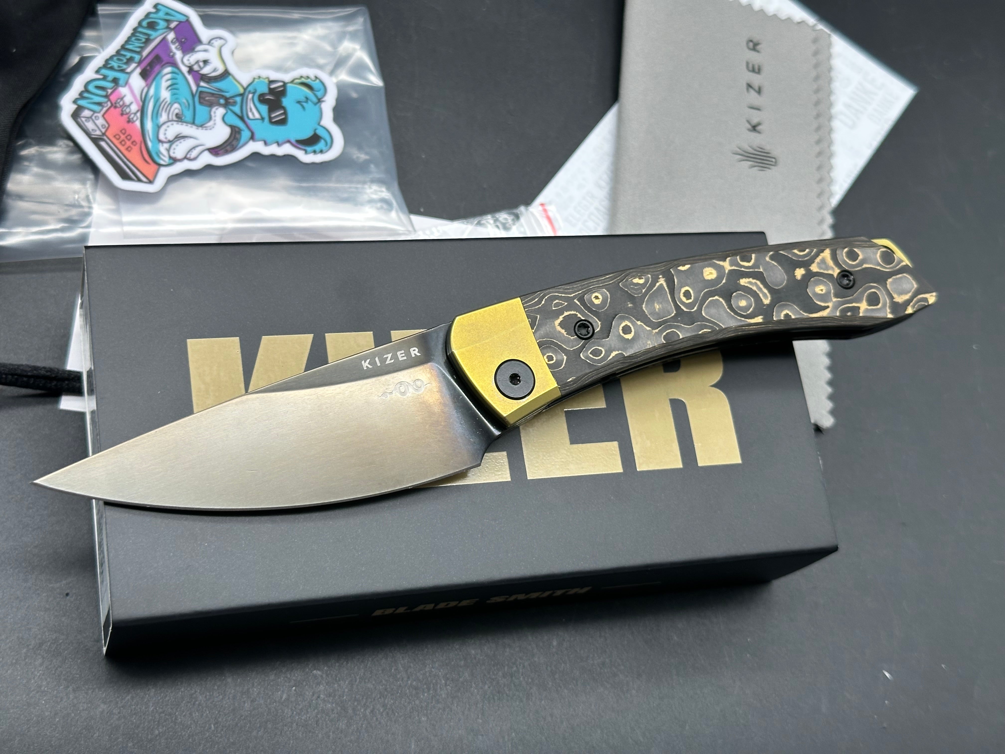 Kizer MINI MOMO | S90V | TITANIUM+FAT CARBON CAMO GOLD