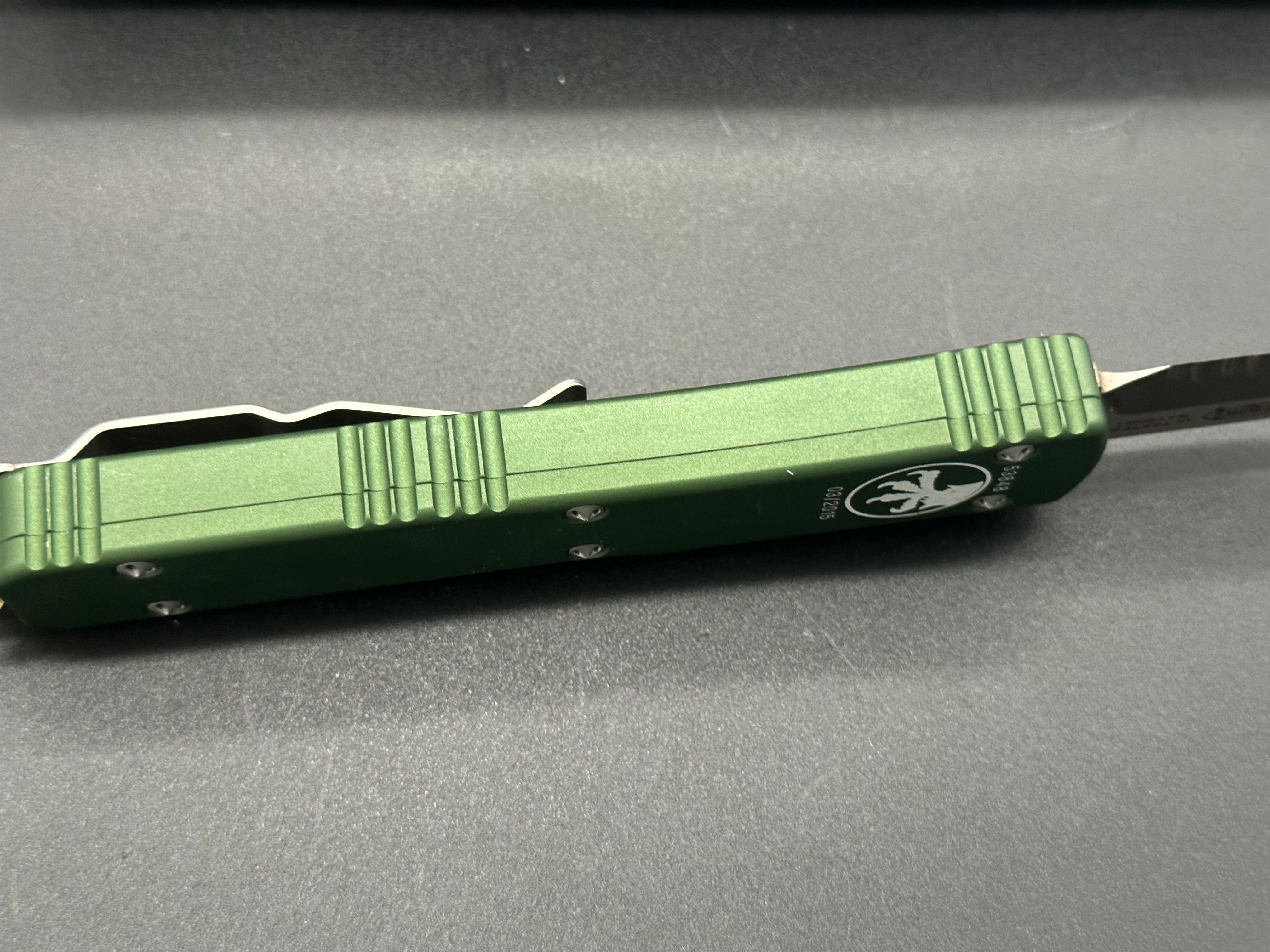 Microtech Ultratech green aluminum
