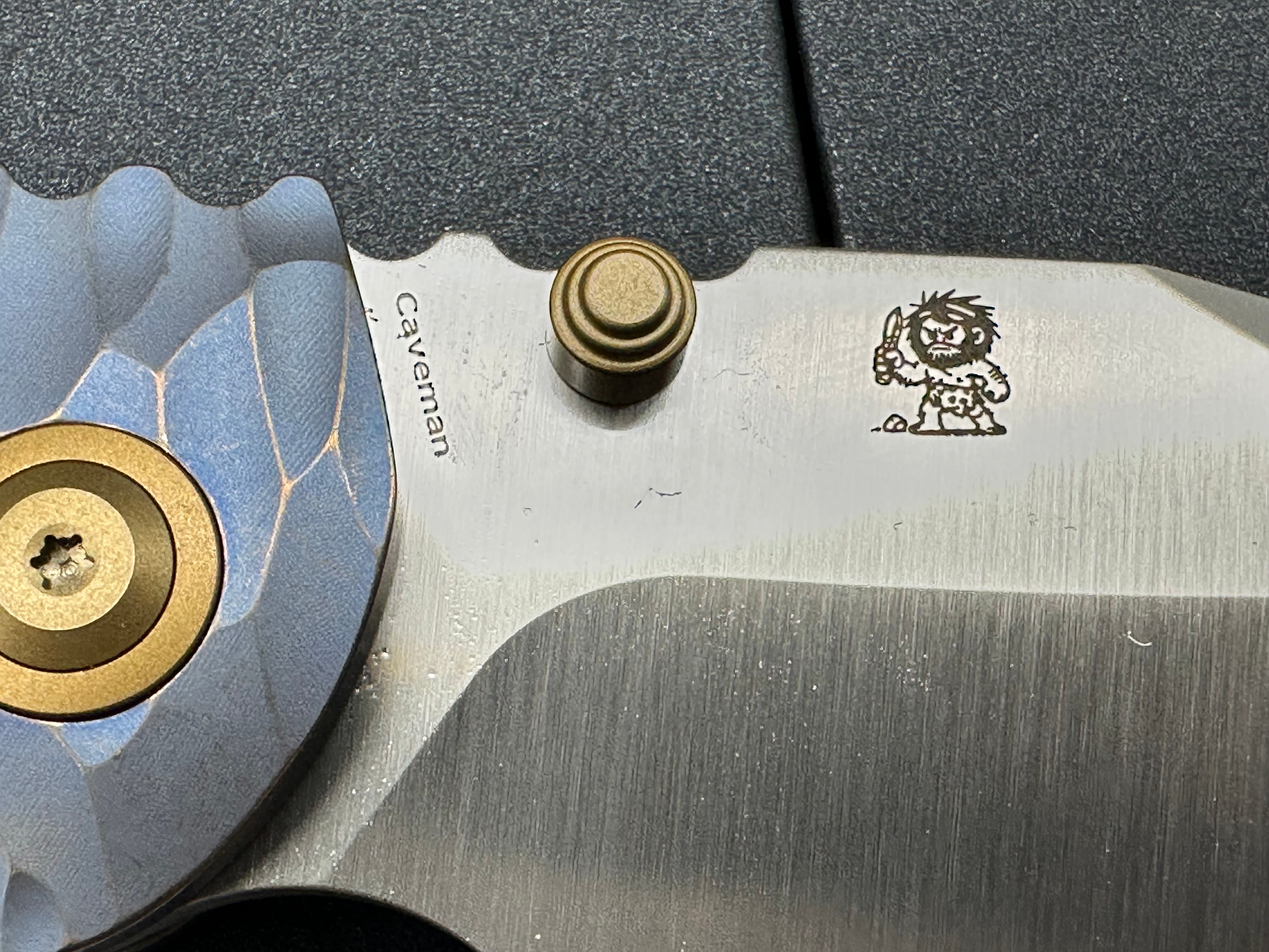 KANSEPT CAVEMAN BLUE ANODIZED TITANIUM CNC-MACHINED ROCK PATTERN HANDLE 3.57" CPM 20CV BLADE