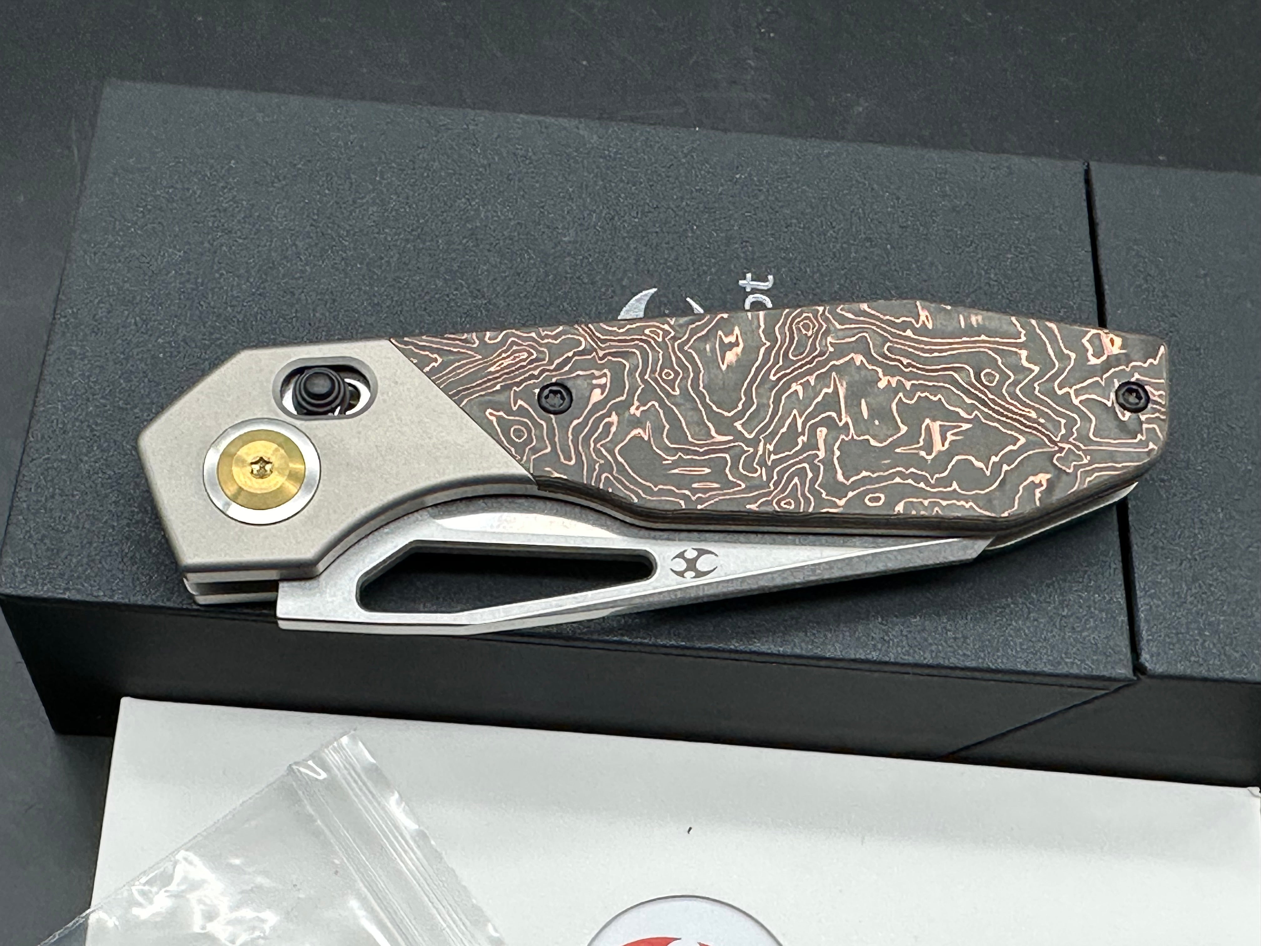 KANSEPT QTRO TITANIUM & COPPER CARBON FIBER HANDLE 3.59'' ELMAX BLADE