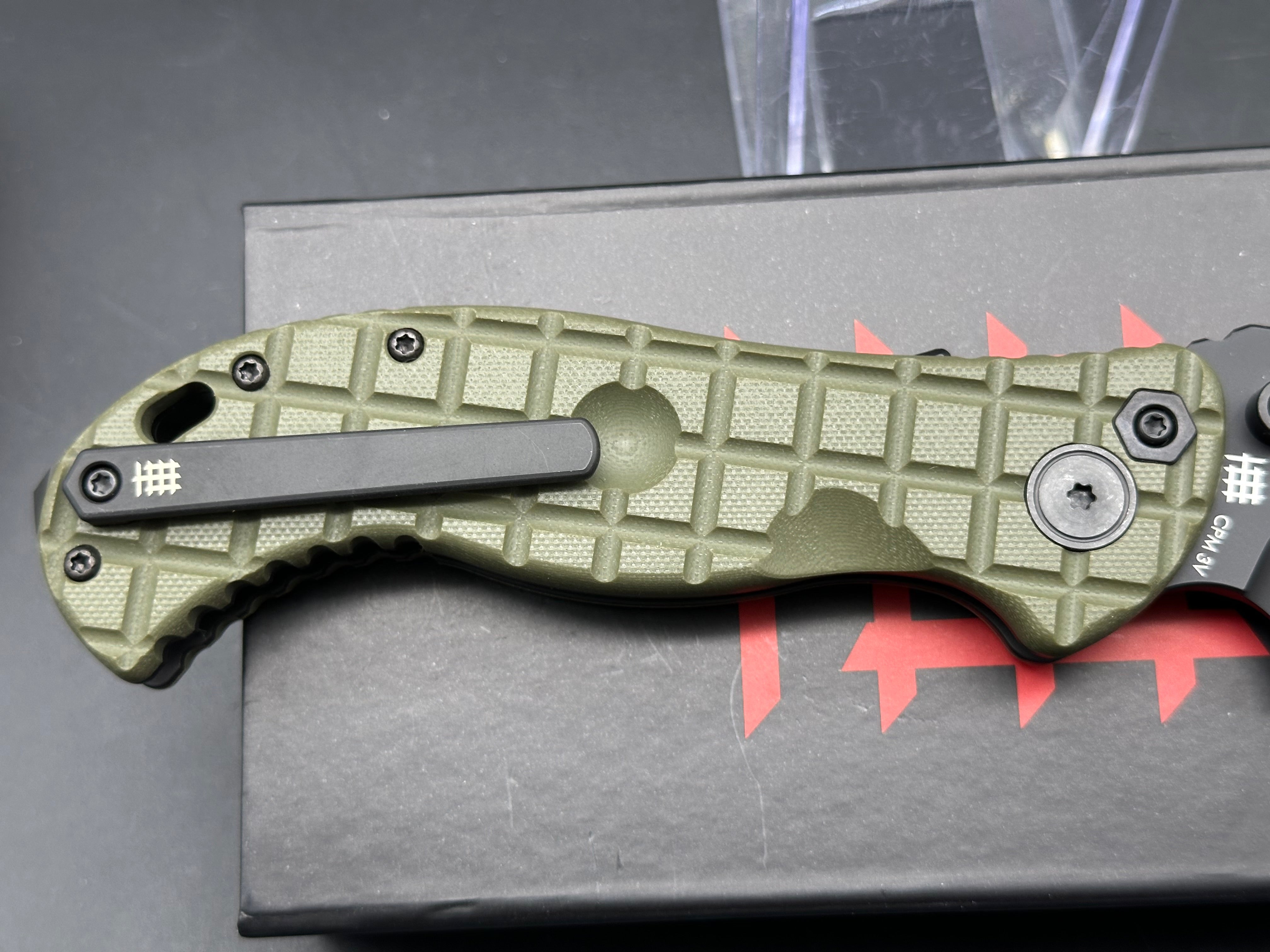 Halfbreed blades LBF-01 Large Bush Folder Gen-2 green G10 scales w/CPM 3V blade