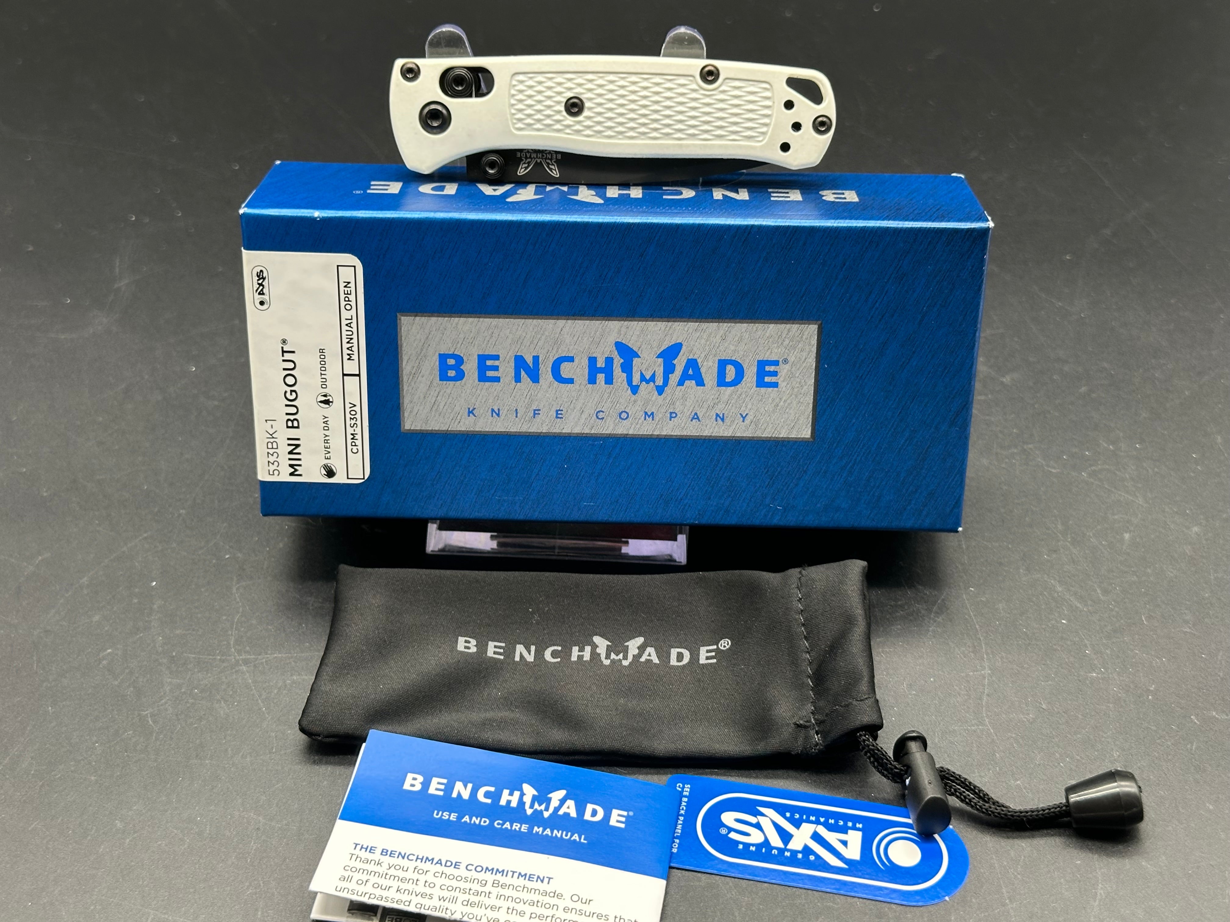 Benchmade Mini Bugout AXIS Lock Knife White