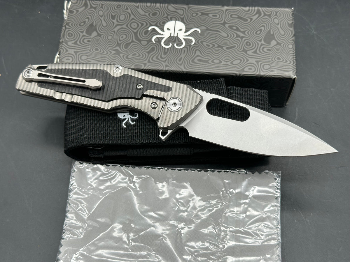 Klaken Sigund B06, 3.23" 14C28N Bead Blasted Drop Point Blade with Bead Blasted Titanium-Carbon Fiber Inlay Scales