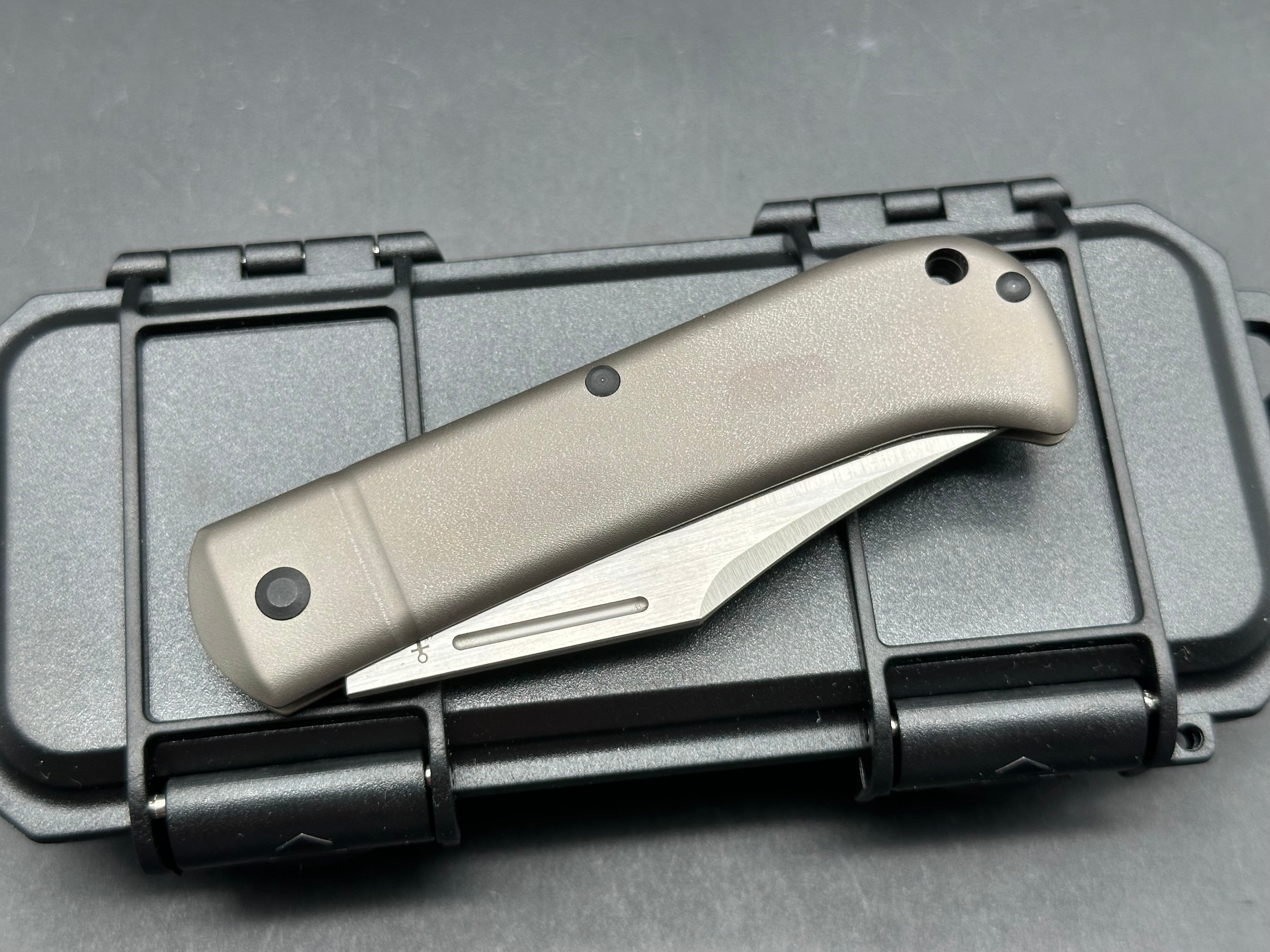 Tuya Blackbeard titanium handle w/M390 blade