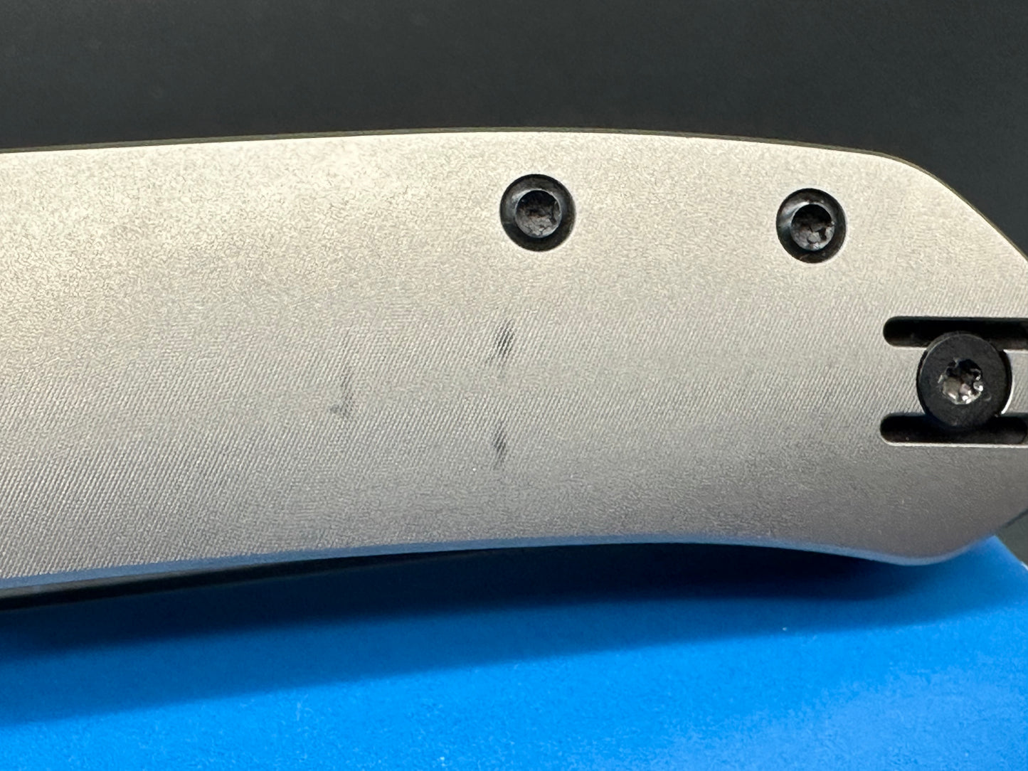 Divo knives Buzz reverse tux bead blasted titanium w/ black washed 20cv w/ zircuti back spacer and Skiff bearings