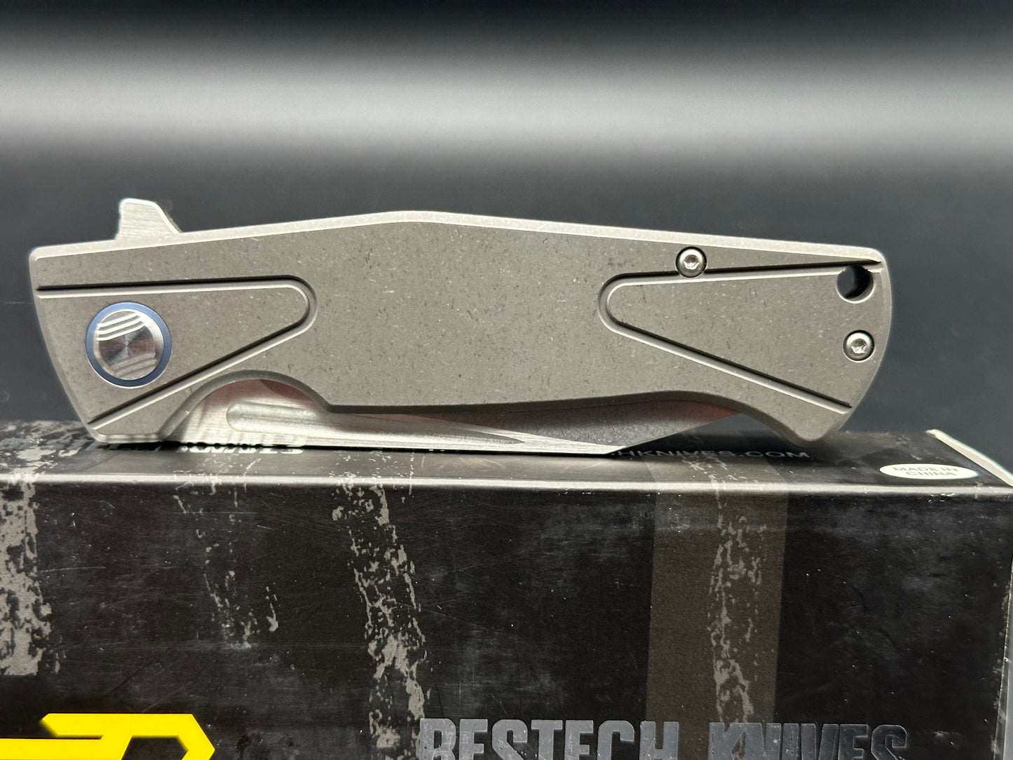 Bestech Horus titanium handle w/S35VN blade