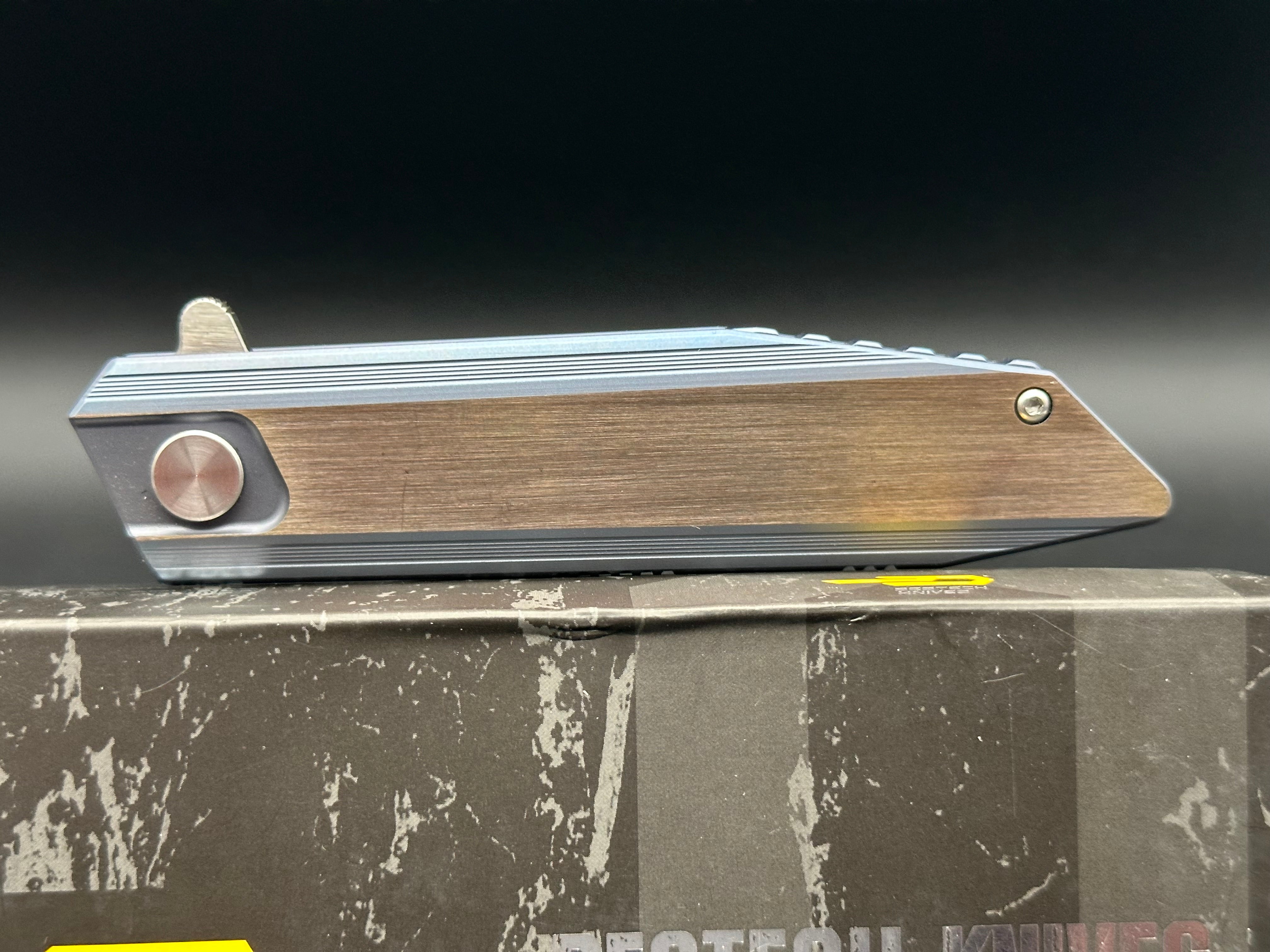 Bestech Shogun BT1701D S35VN Stonewash, Blue/Bronze TI