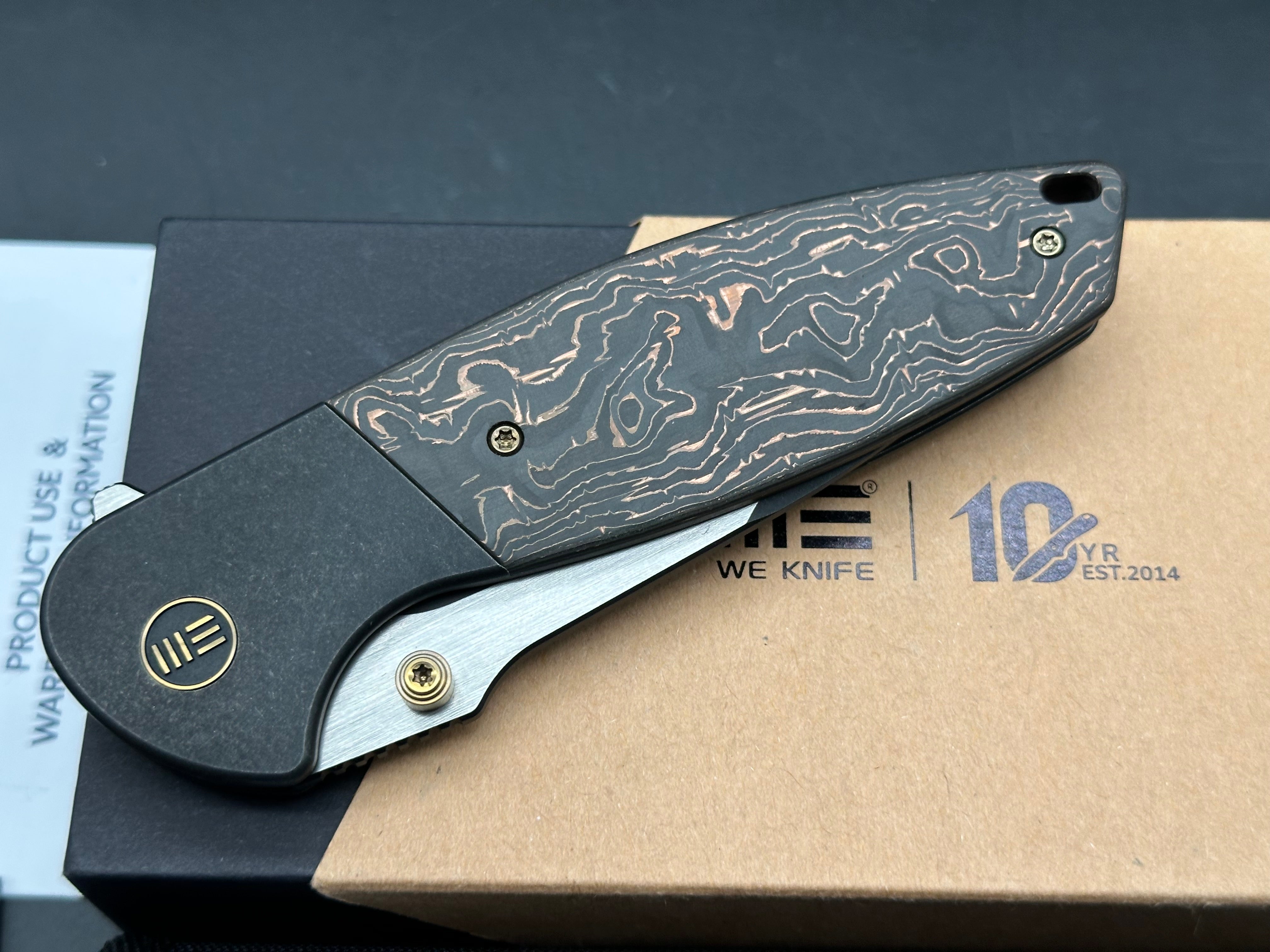 WE NITRO OG FOLDING KNIFE BLACK/COPPER TITANIUM COPPER FOIL/CARBON FIBER HANDLE 20CV DROP POINT