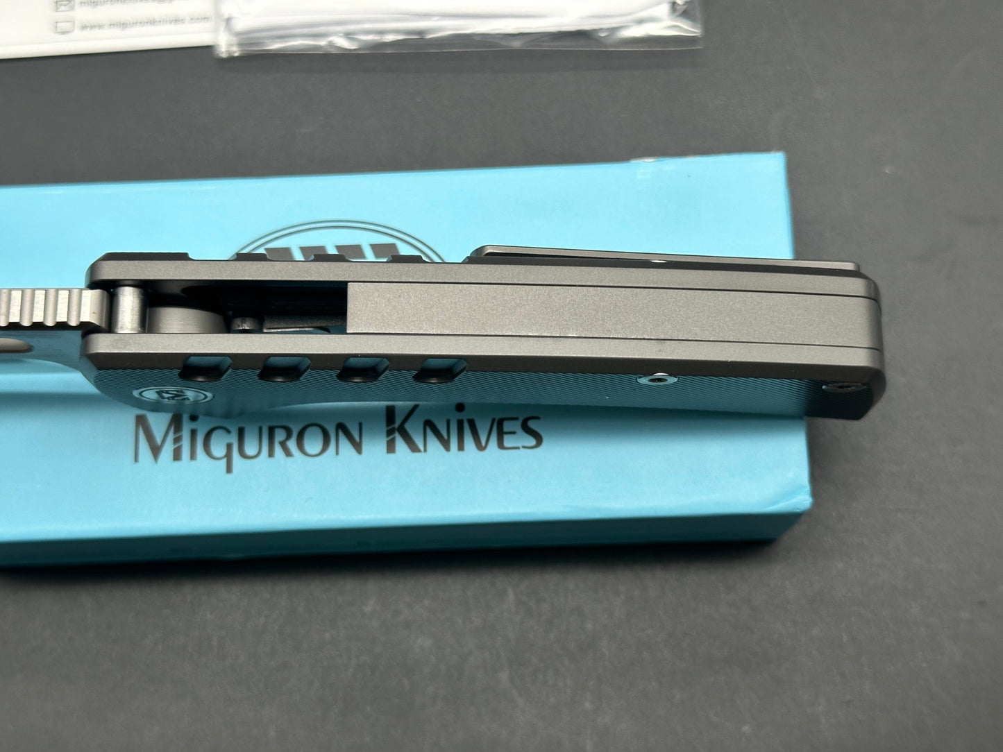 MIGURON KNIVES ARMA FLIPPER POCKET KNIFE DARK GRAY TITANIUM HANDLE M390 BLADE