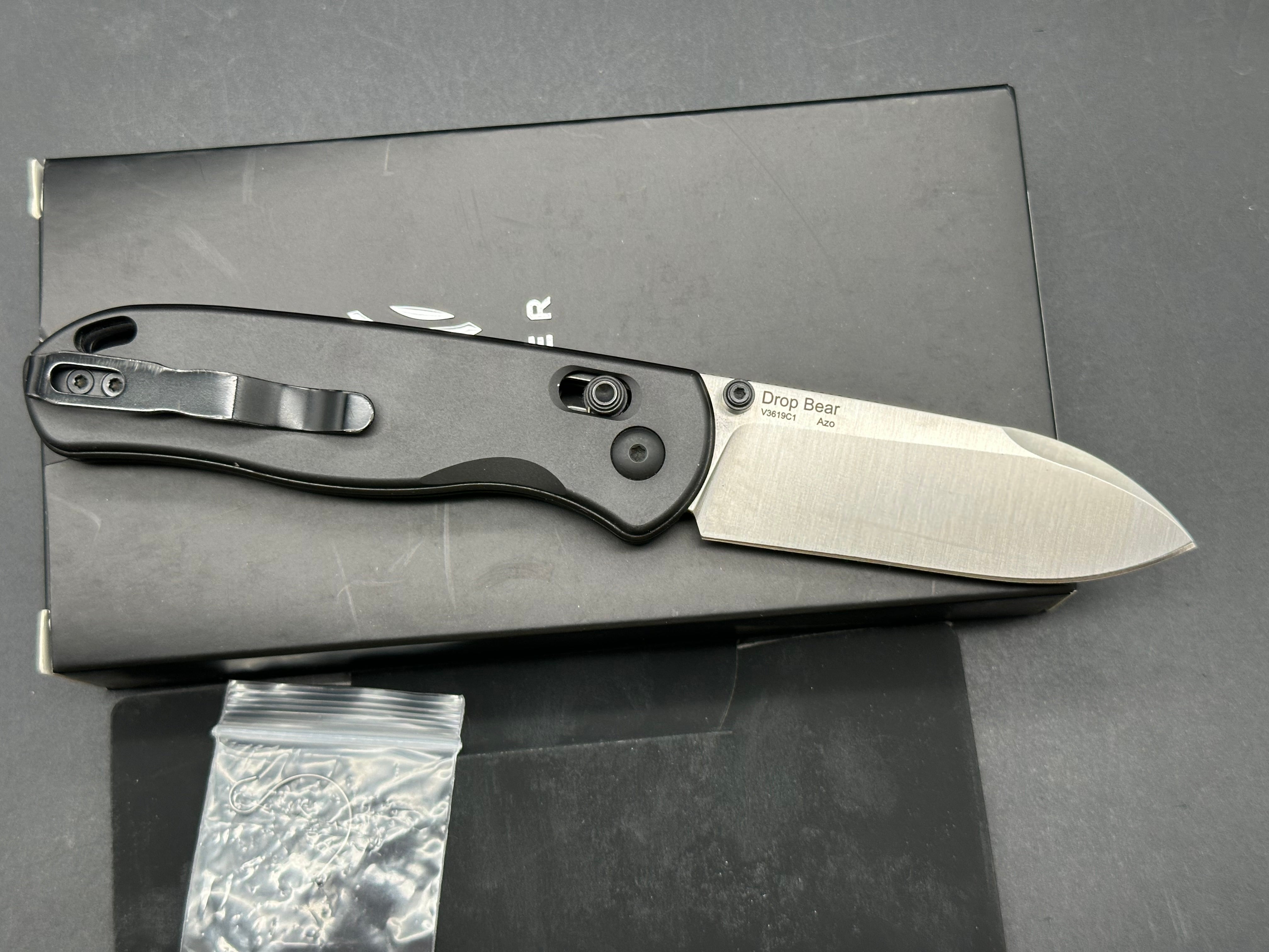 Kizer Azo Drop Bear Clutch Lock Knife Gunmetal Aluminum (3.15" Satin)