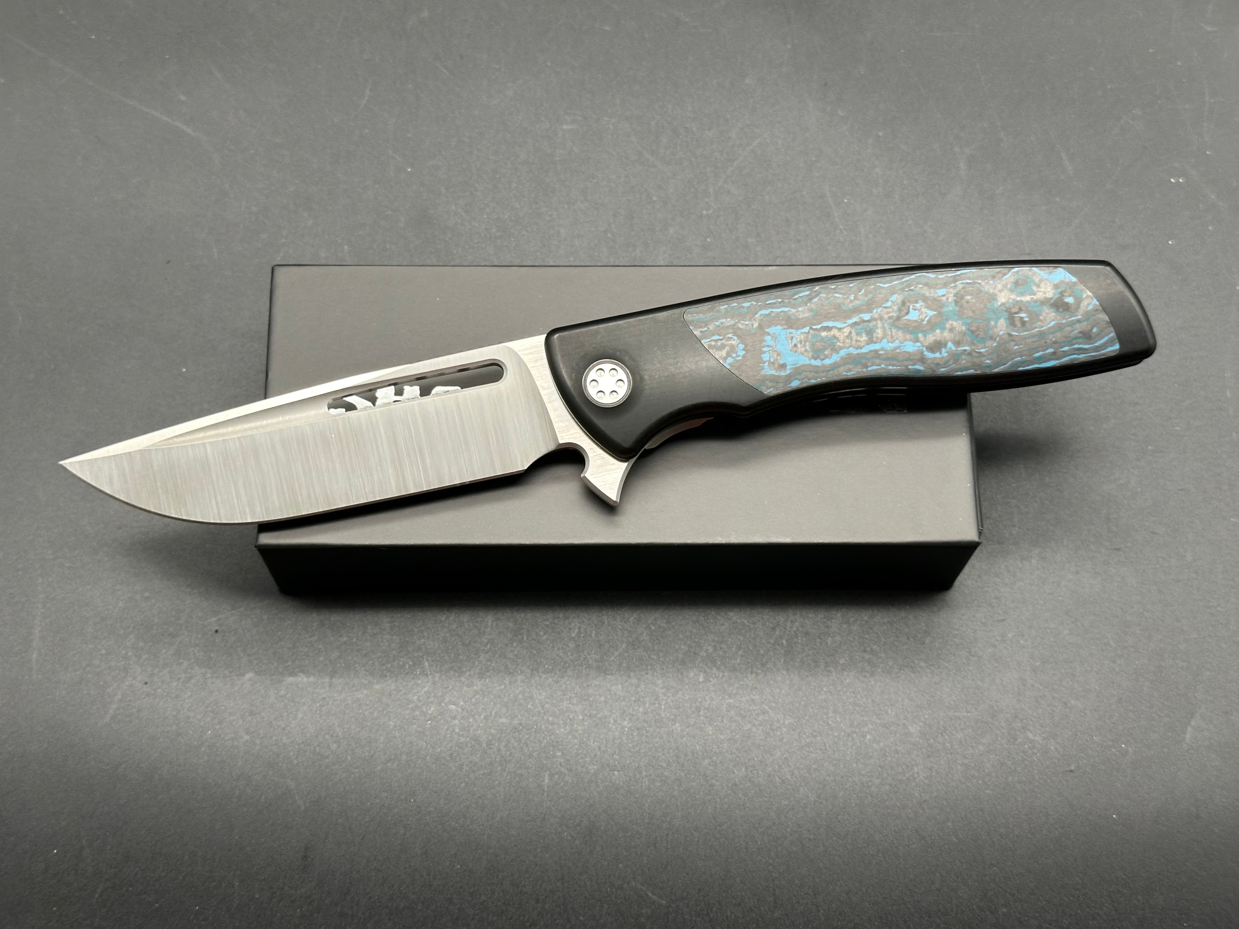 Sharp by Design Evo Typhoon Drop Point - Arctic Frost Fat Carbon