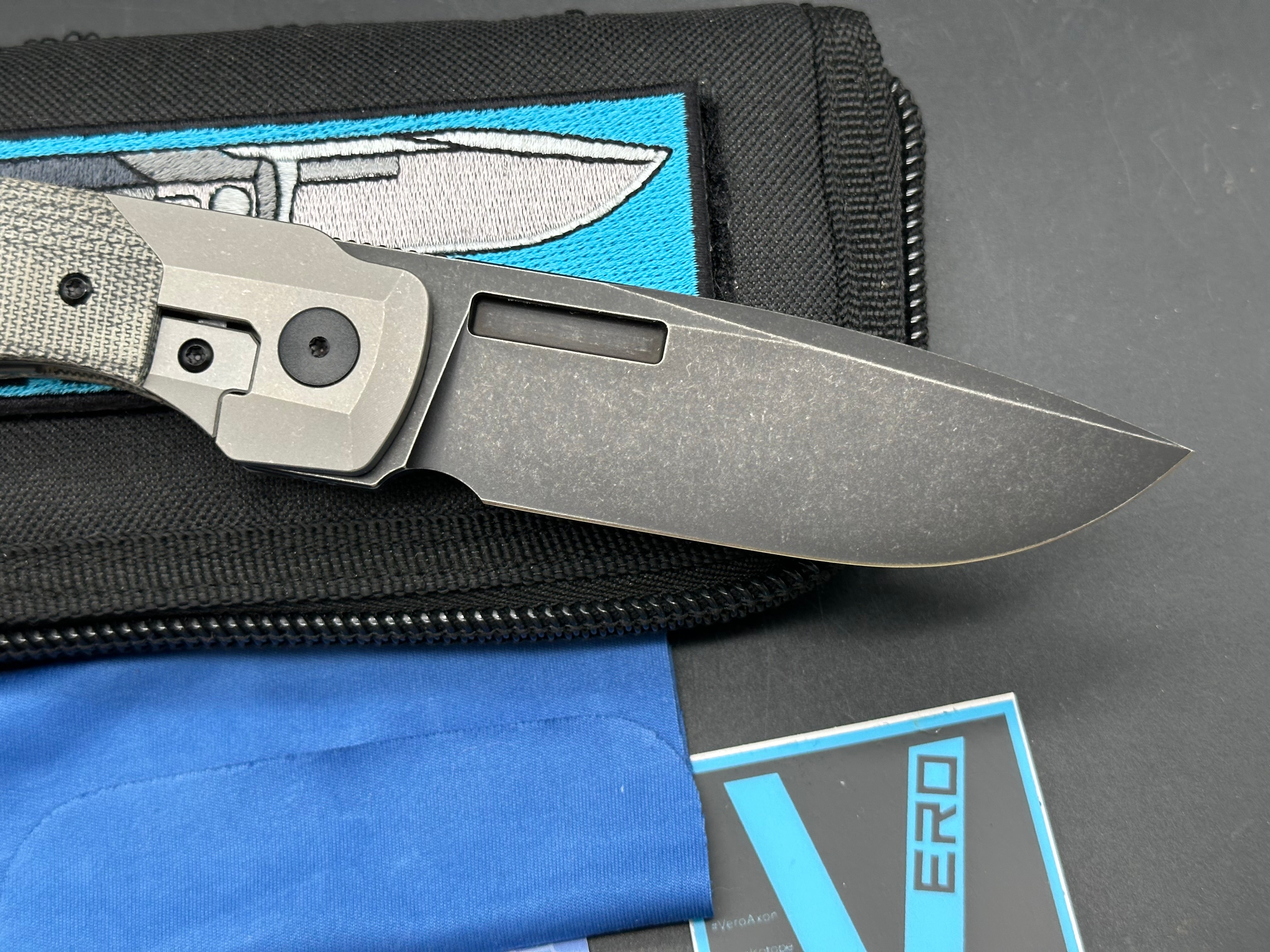 Vero Synapse XL Gen 2 #744, Blackwashed M390 Blade, Stonewashed Ti Bolsters w/Black Micarta
