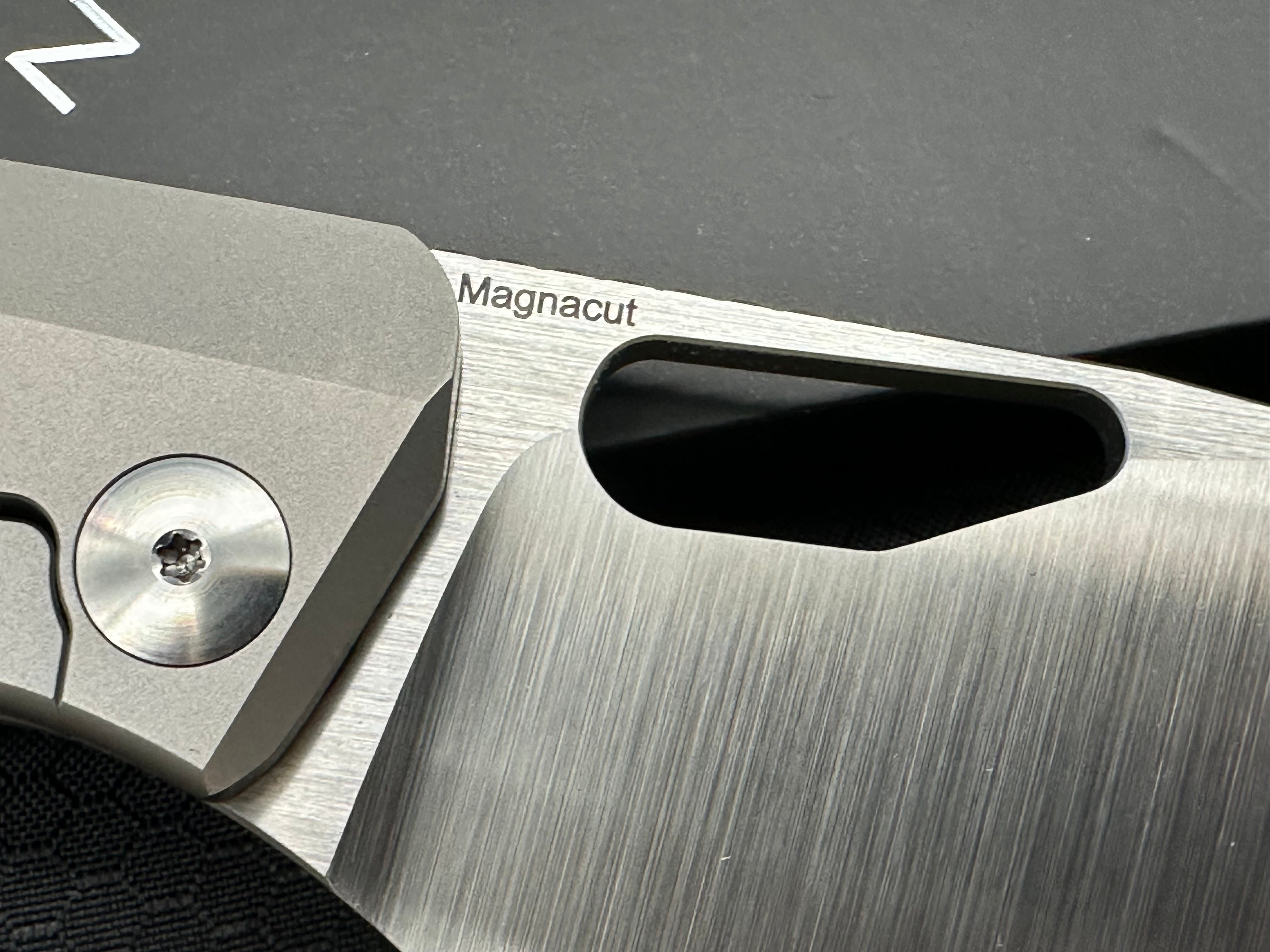 Liong Mah Design KUF 3.5 (KnifeCenter Exclusive), Belt Satin CPM-Magnacut Blade, Blasted Ti Monoblock Handles