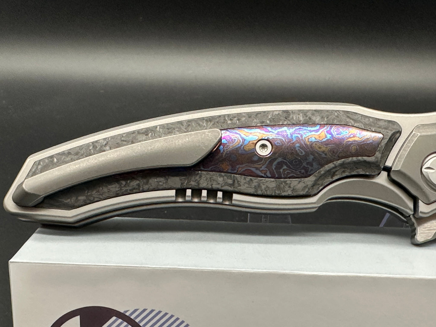 MAXACE XI TITANIUM HANDLE TIMASCUS INLAY CPM- S110V