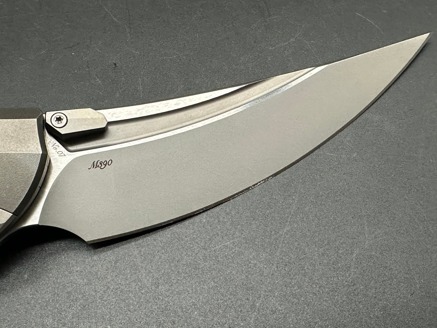 RIKE LAMELLA FLIPPER DARK GRAY TITANIUM HANDLE M390 BLADE