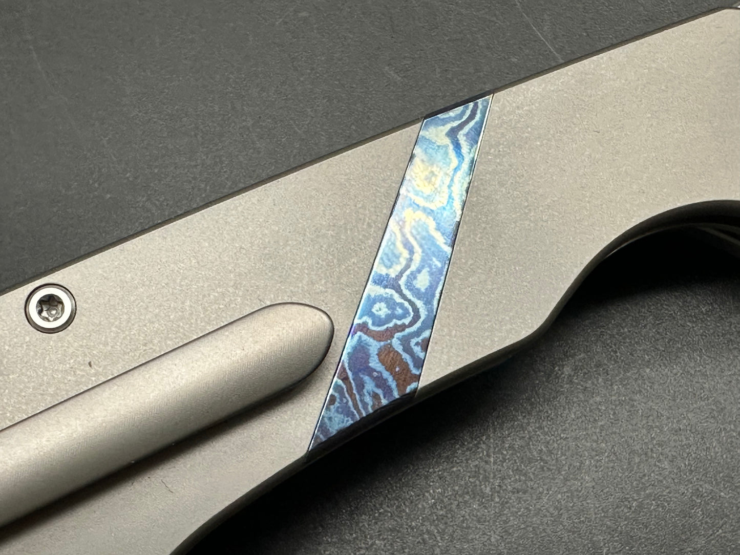 TWOSUN TS172-M390-TIMASCUS TITANIUM/TIMASCUS HANDLE M390 PLAIN EDGE