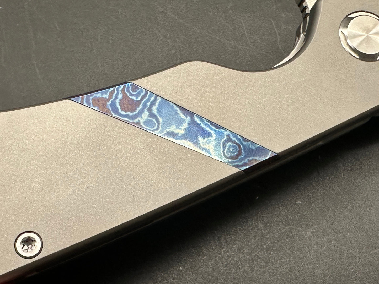 TWOSUN TS172-M390-TIMASCUS TITANIUM/TIMASCUS HANDLE M390 PLAIN EDGE