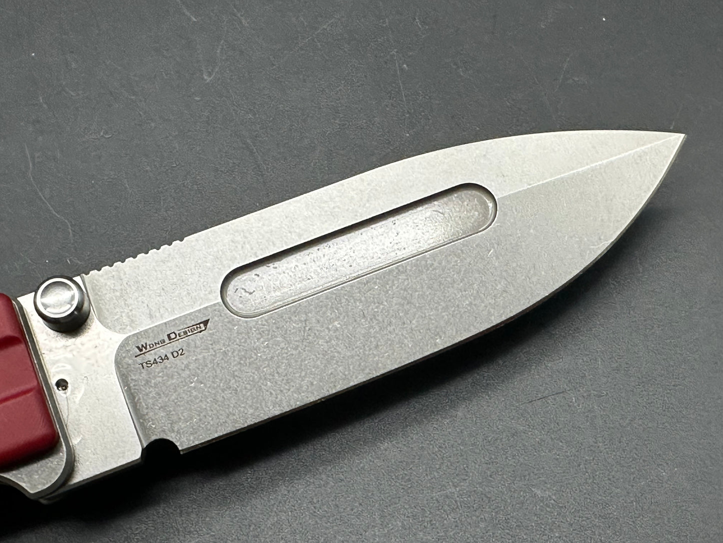 TWOSUN RED TITANIUM/G10 HANDLE D2 PLAIN EDGE TS434-D2