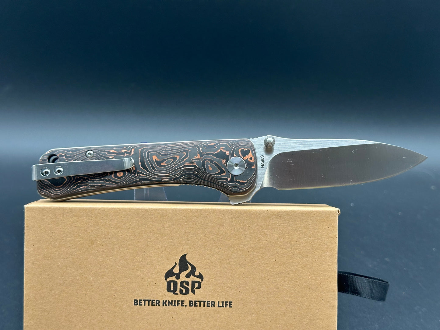 QSP HAWK FOLDING KNIFE BLACK COPPER FOIL/CARBON FIBER HANDLE S35VN PLAIN EDGE 2 TONE SATIN FINISH QS131-T