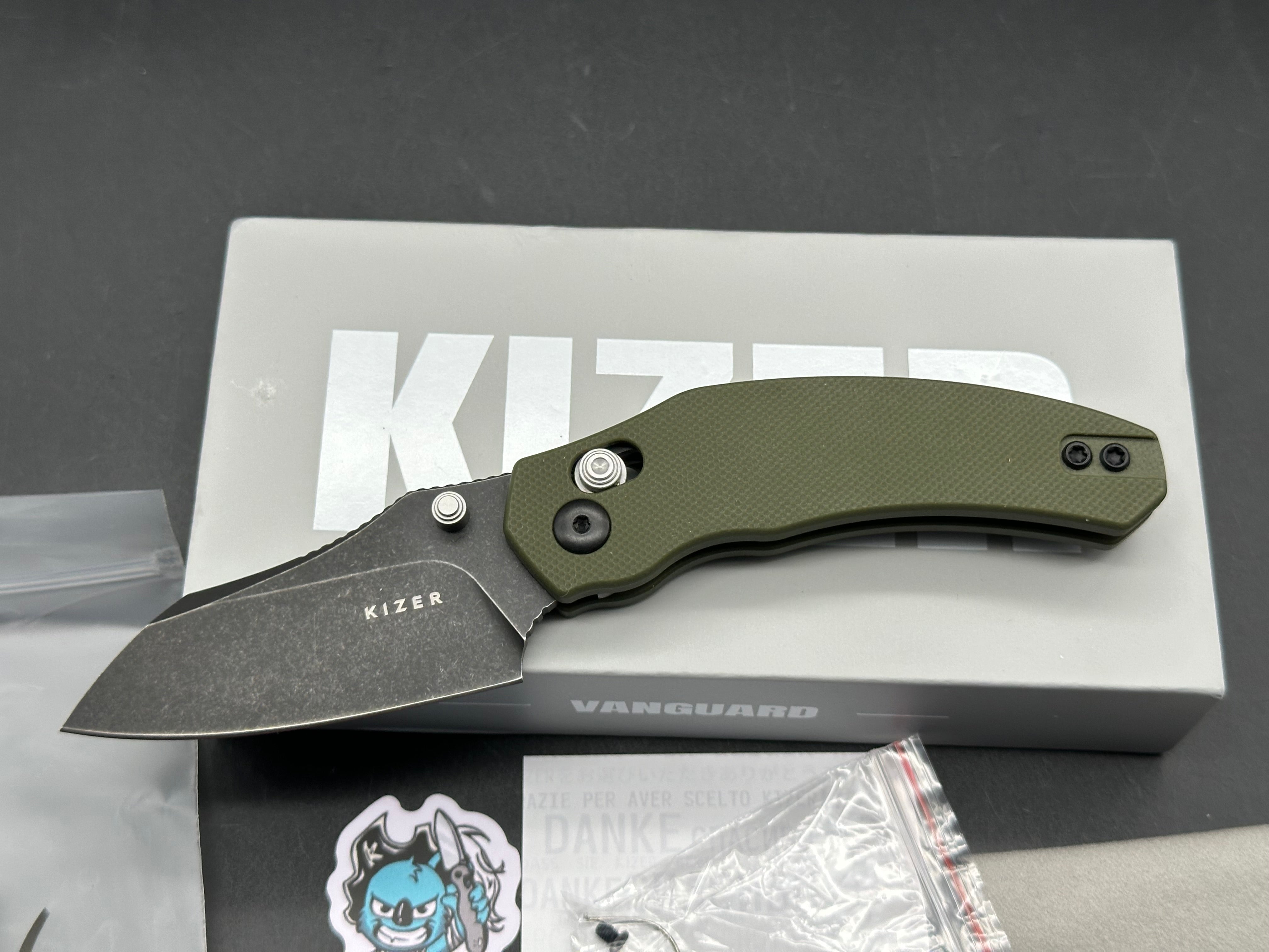 KIZER MINI BULLDOG GREEN G10 HANDLES W/D2 BLADE