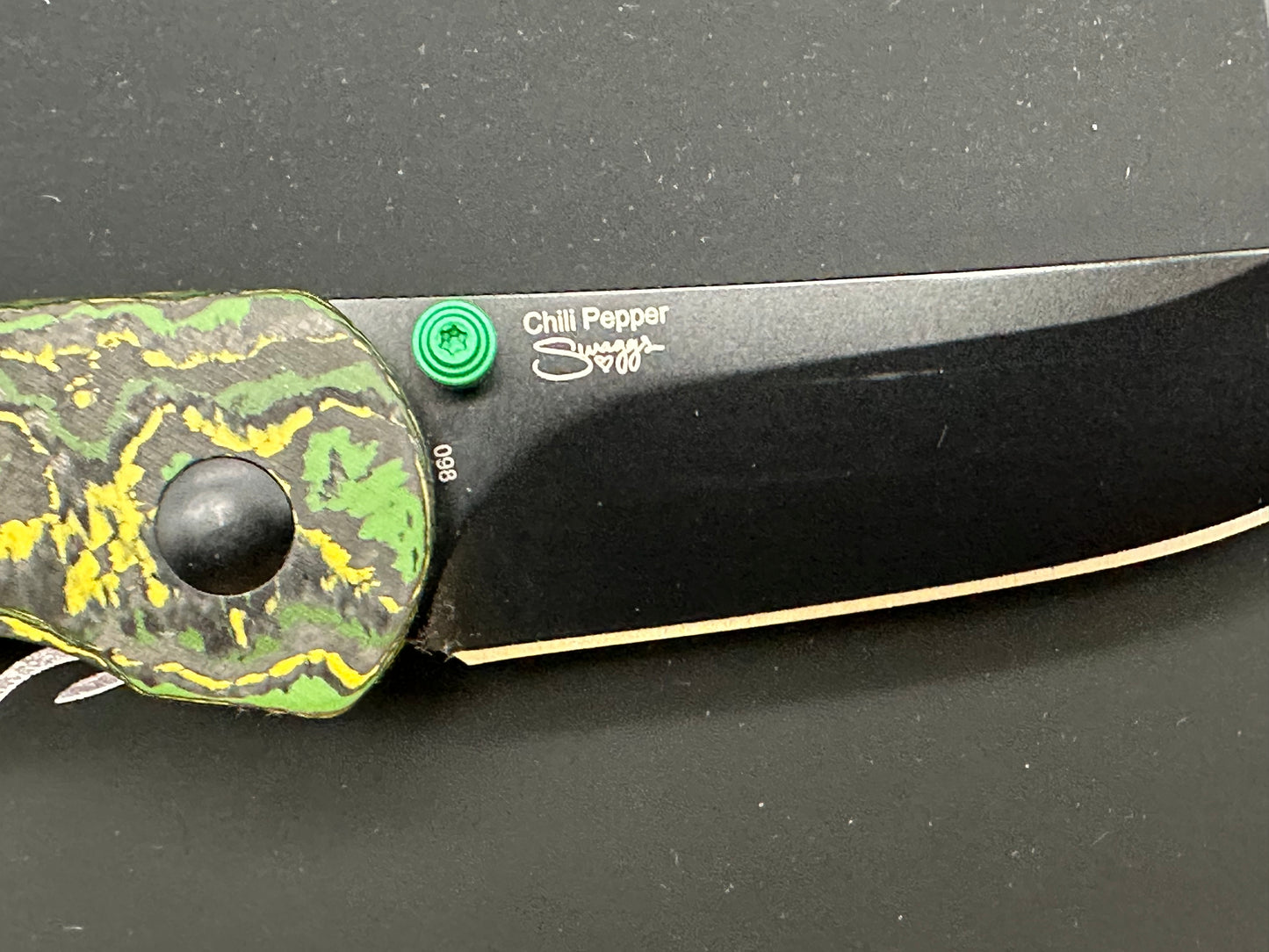 KIZER CHILI PEPPER BUTTON LOCK TOXIC STORM FATCARBON HANDLE S90V PLAIN BLACK BLADE