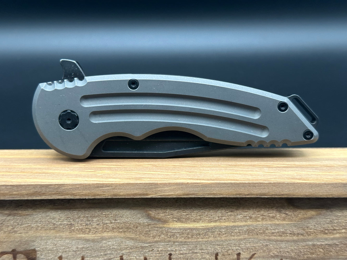 Jake Hoback Knives Husky Grey titanium stonewash Grooved Ti Handle