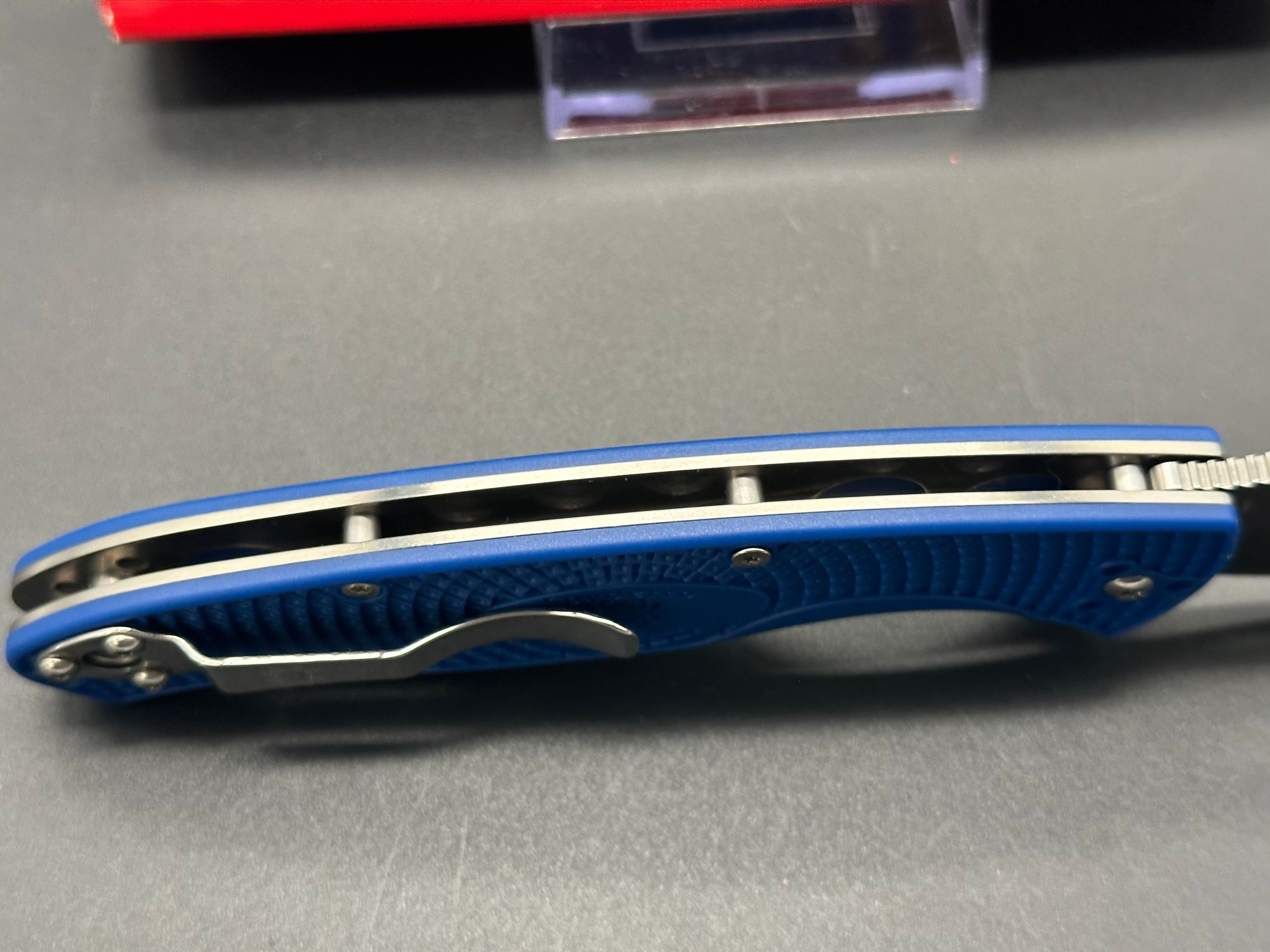 Spyderco Resilience blue