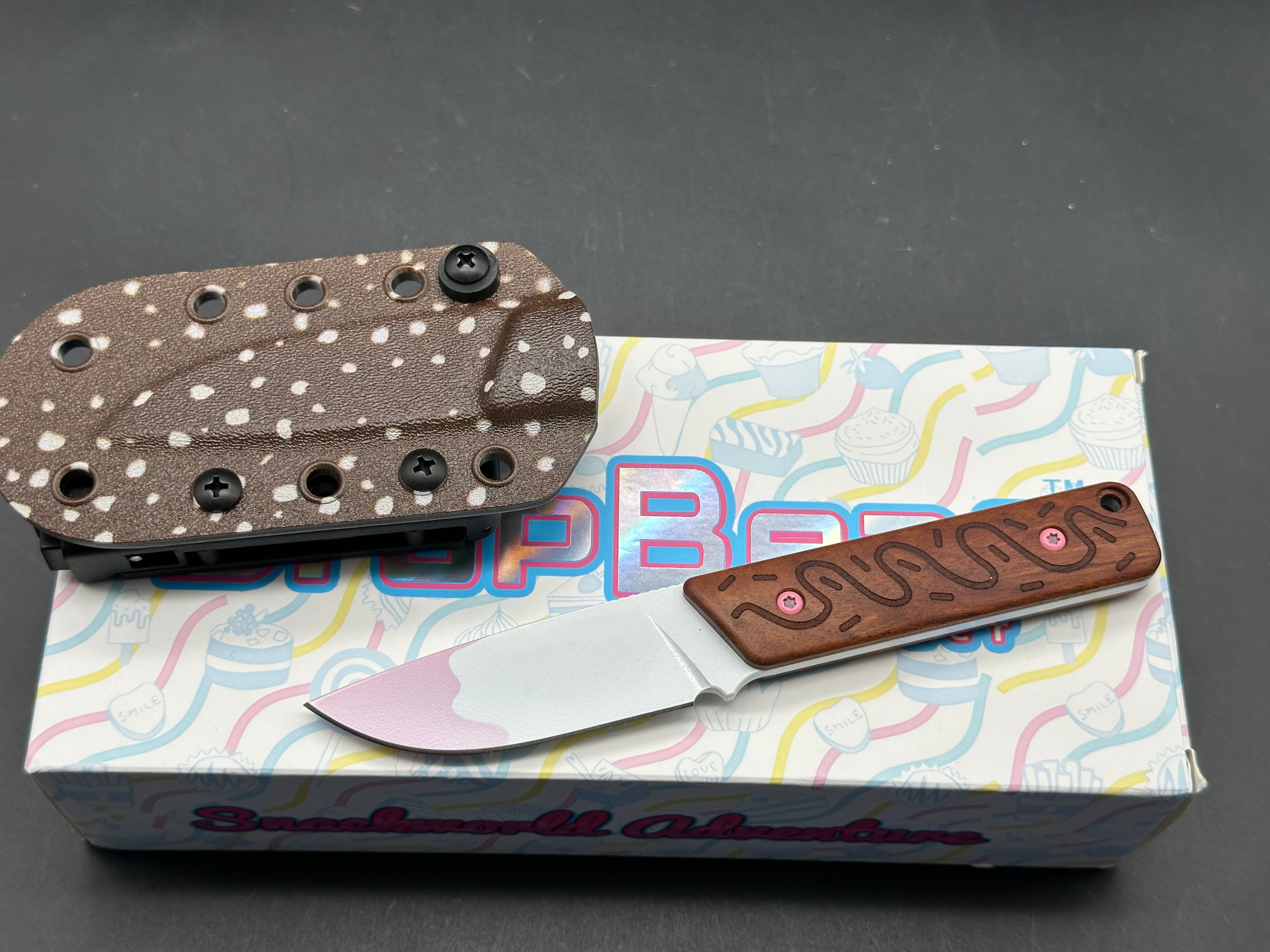 KIZER SUMMER SWEETS EDITION SMOLT AEB-L BLADE MKURUTI WOOD HANDLE