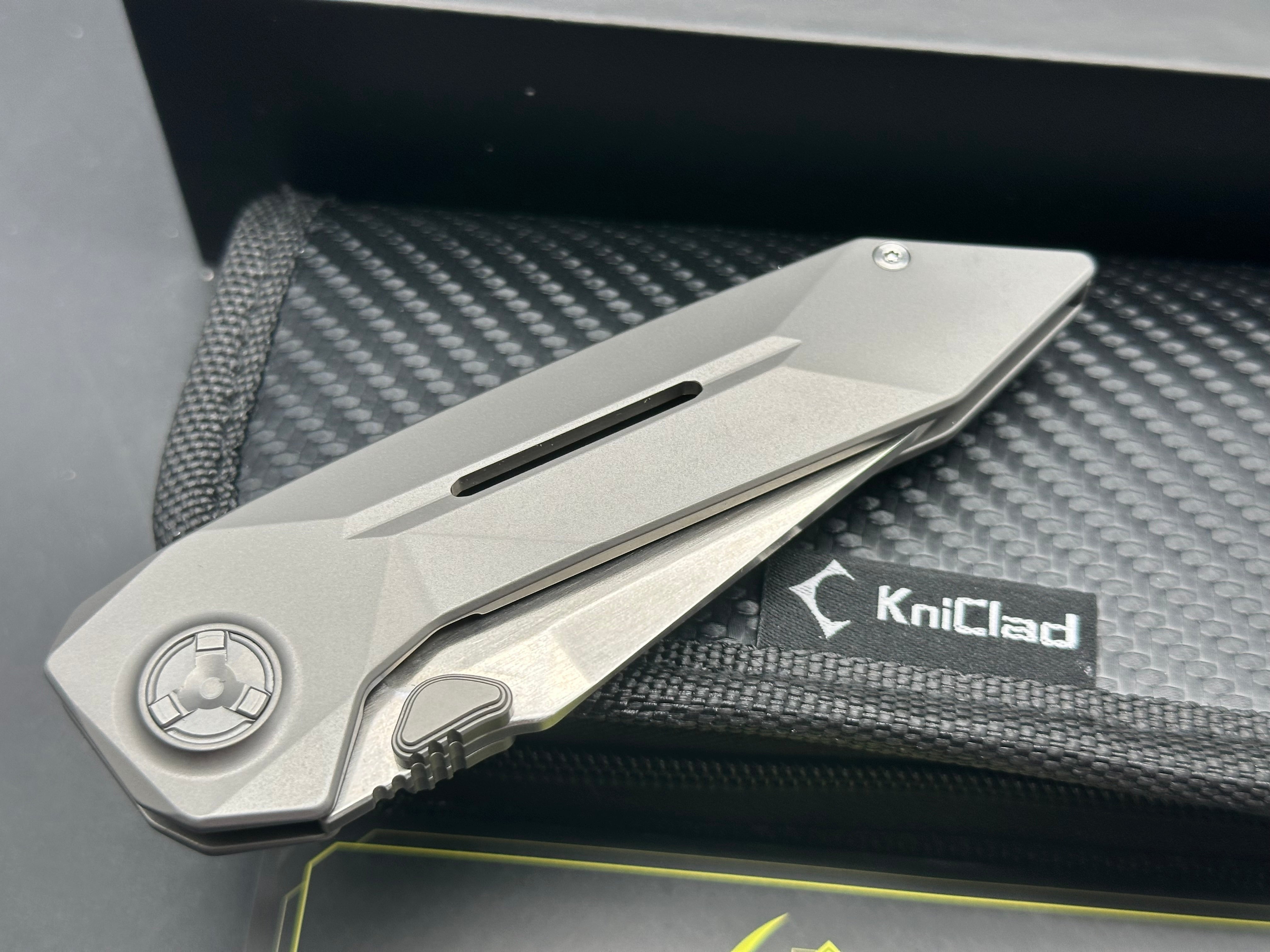 KniClad Summit titanium handle with S35VN blade