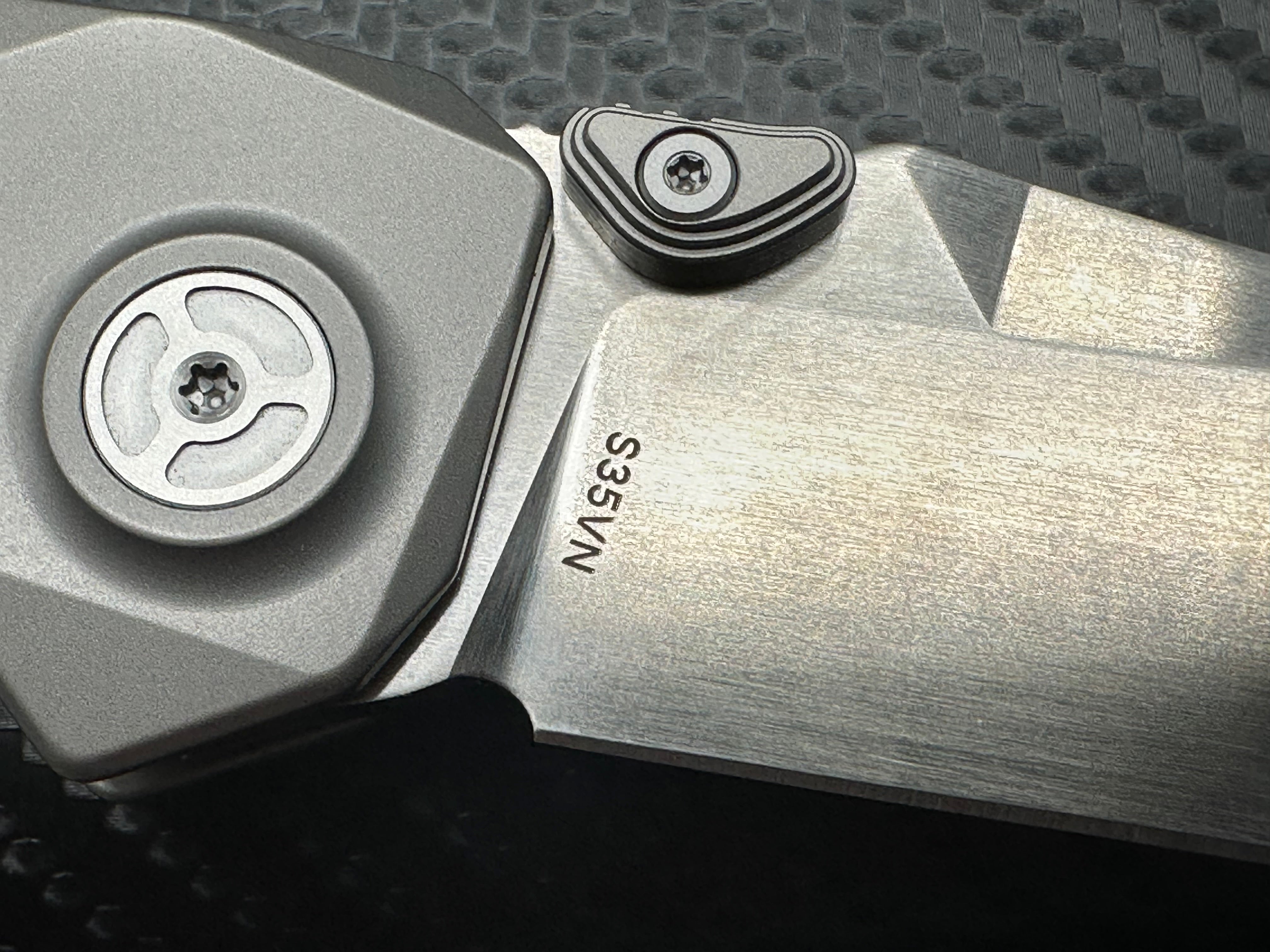 KniClad Summit titanium handle with S35VN blade